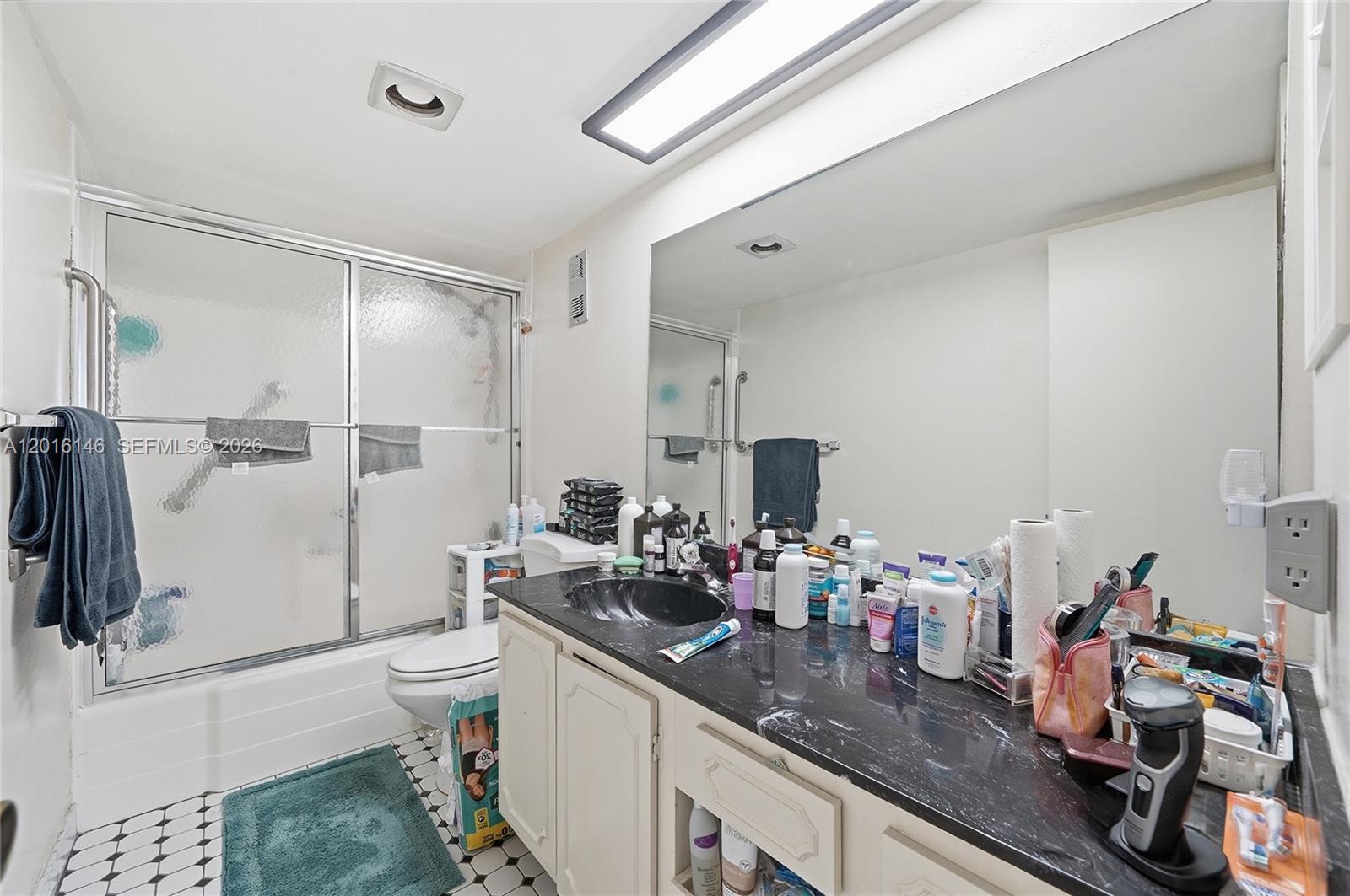 SILVER THATCH INTRACOASTA - Residential