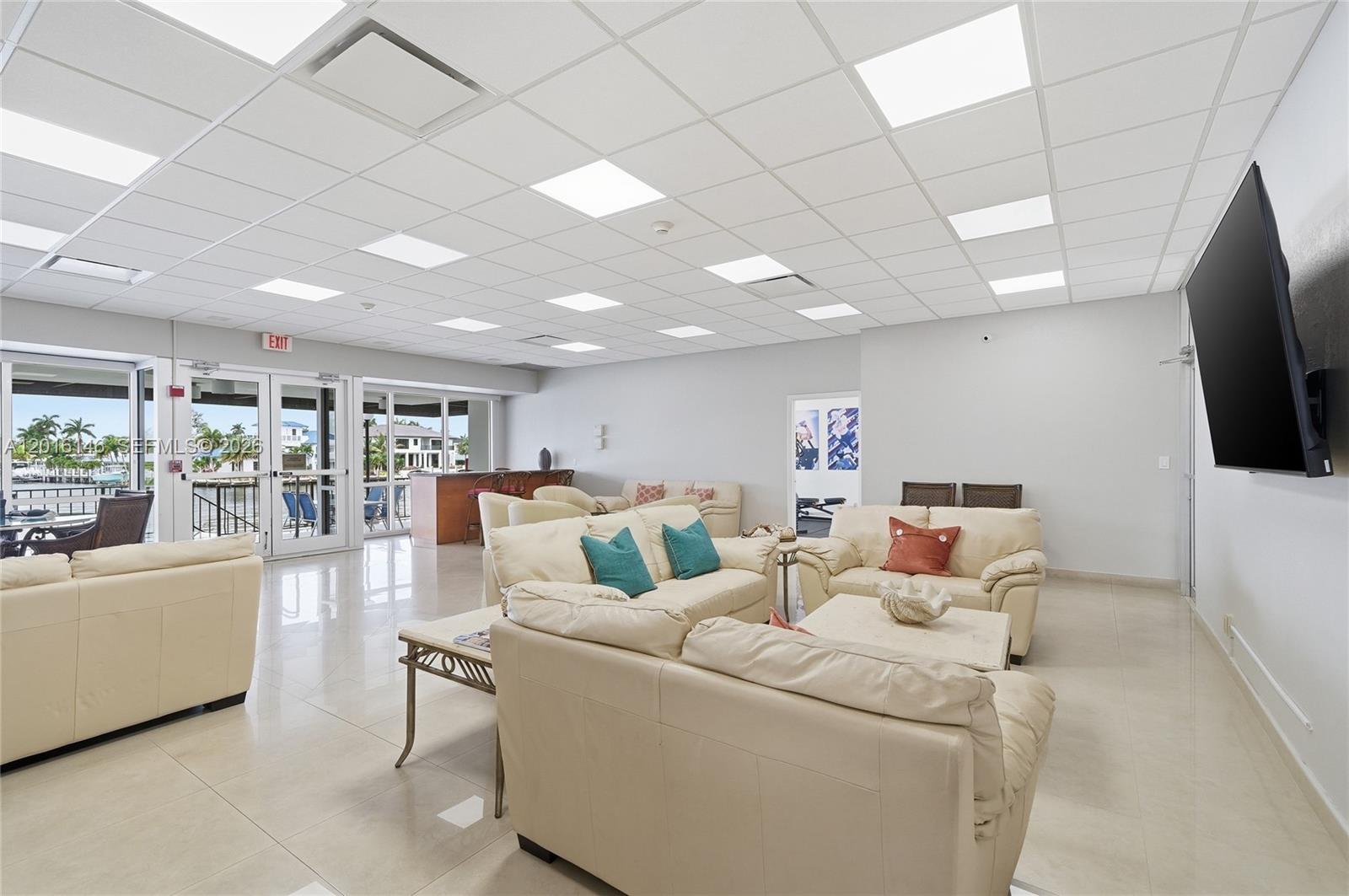 SILVER THATCH INTRACOASTA - Residential
