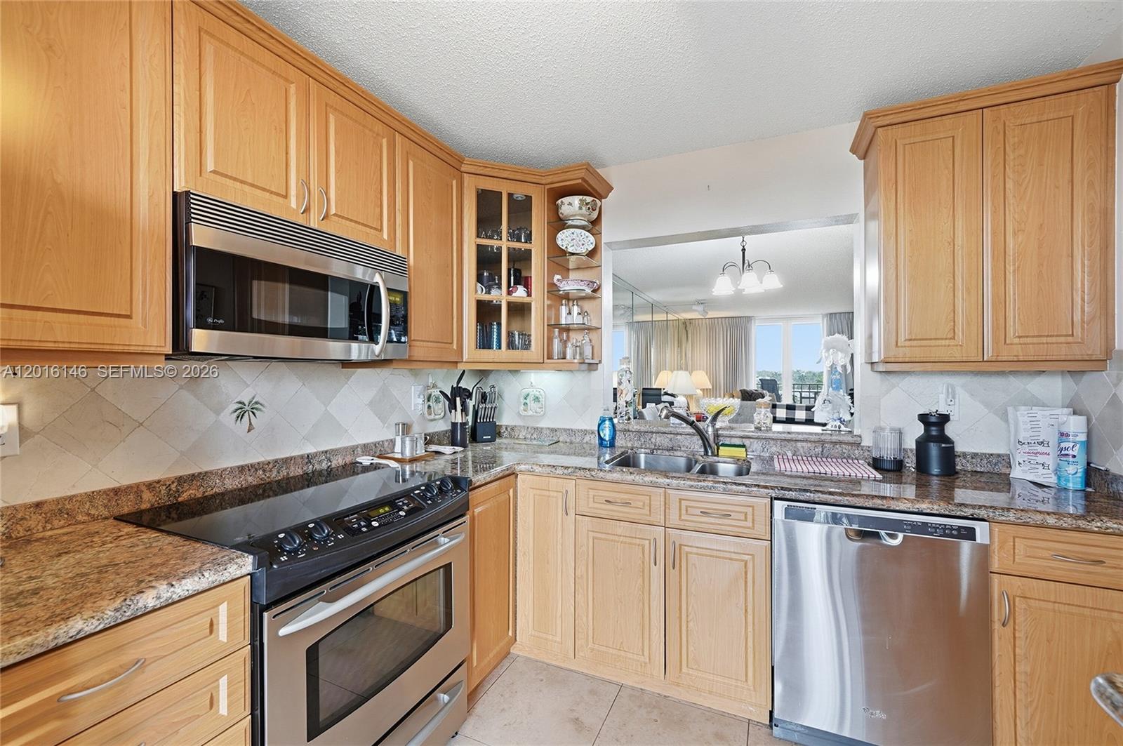 SILVER THATCH INTRACOASTA - Residential