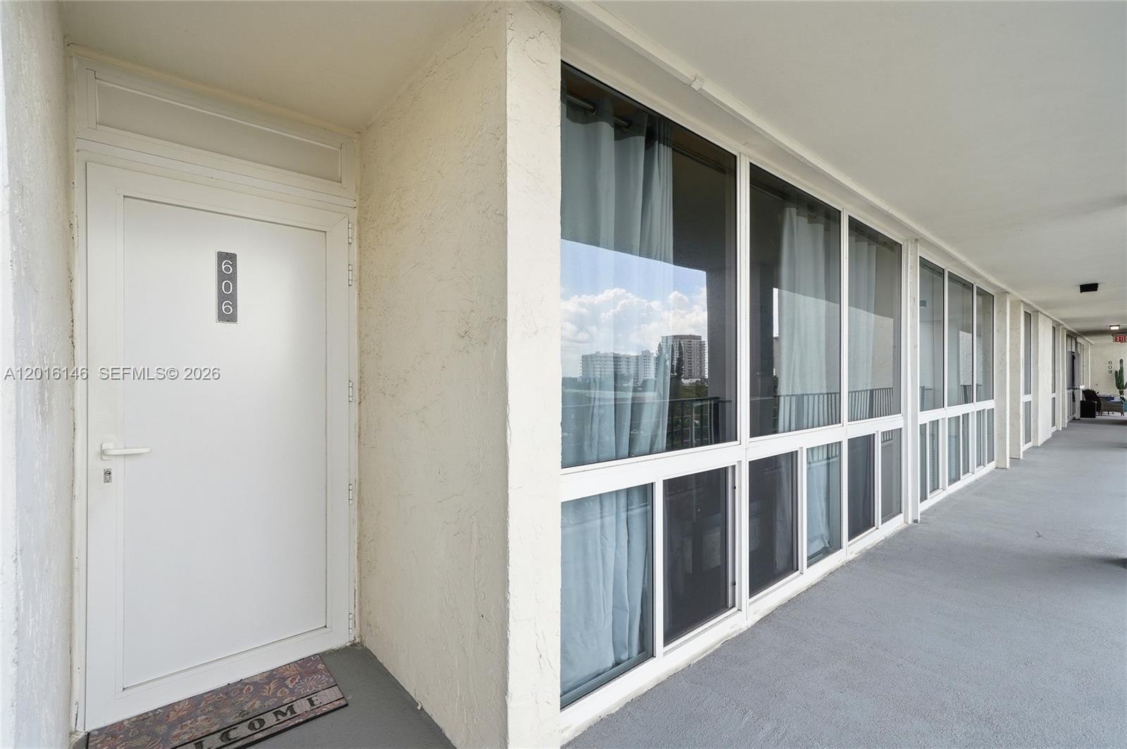 SILVER THATCH INTRACOASTA - Residential