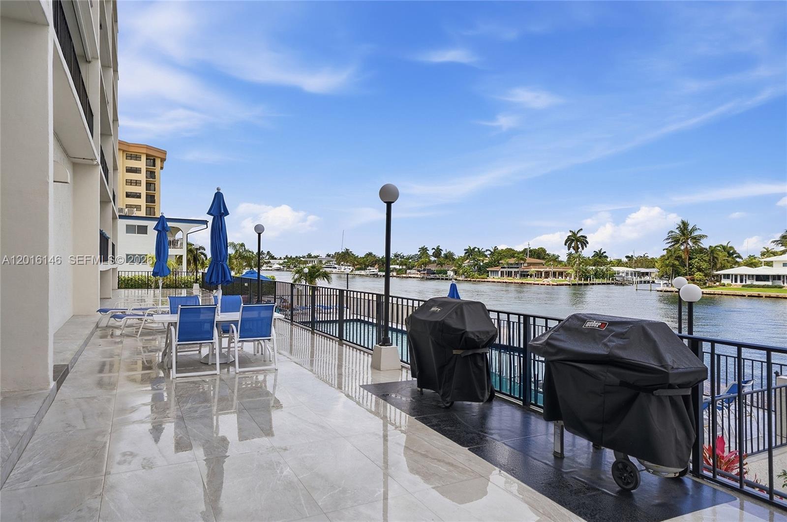 SILVER THATCH INTRACOASTA - Residential