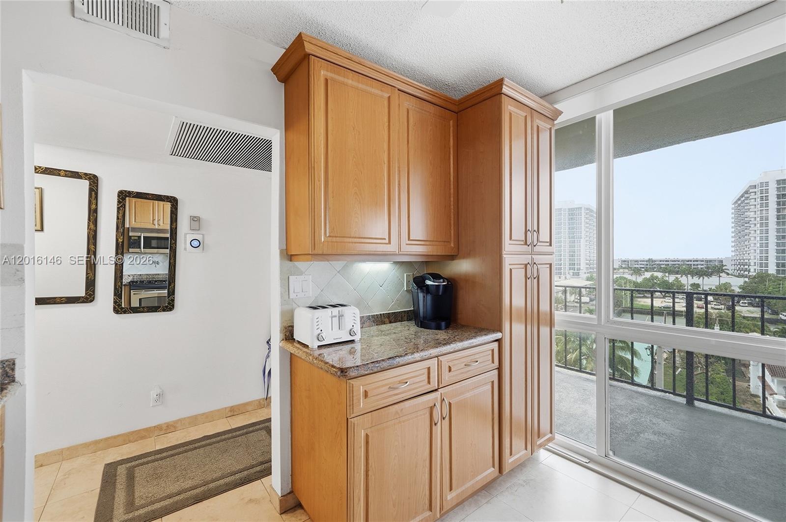SILVER THATCH INTRACOASTA - Residential