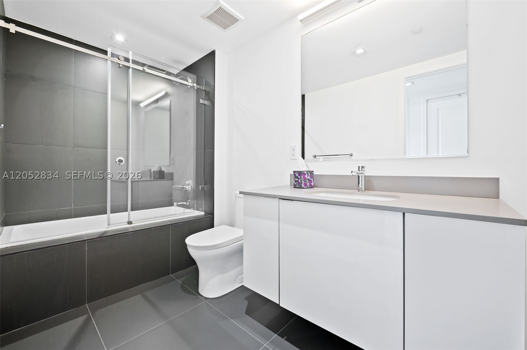 CANVAS CONDO - Residential Lease