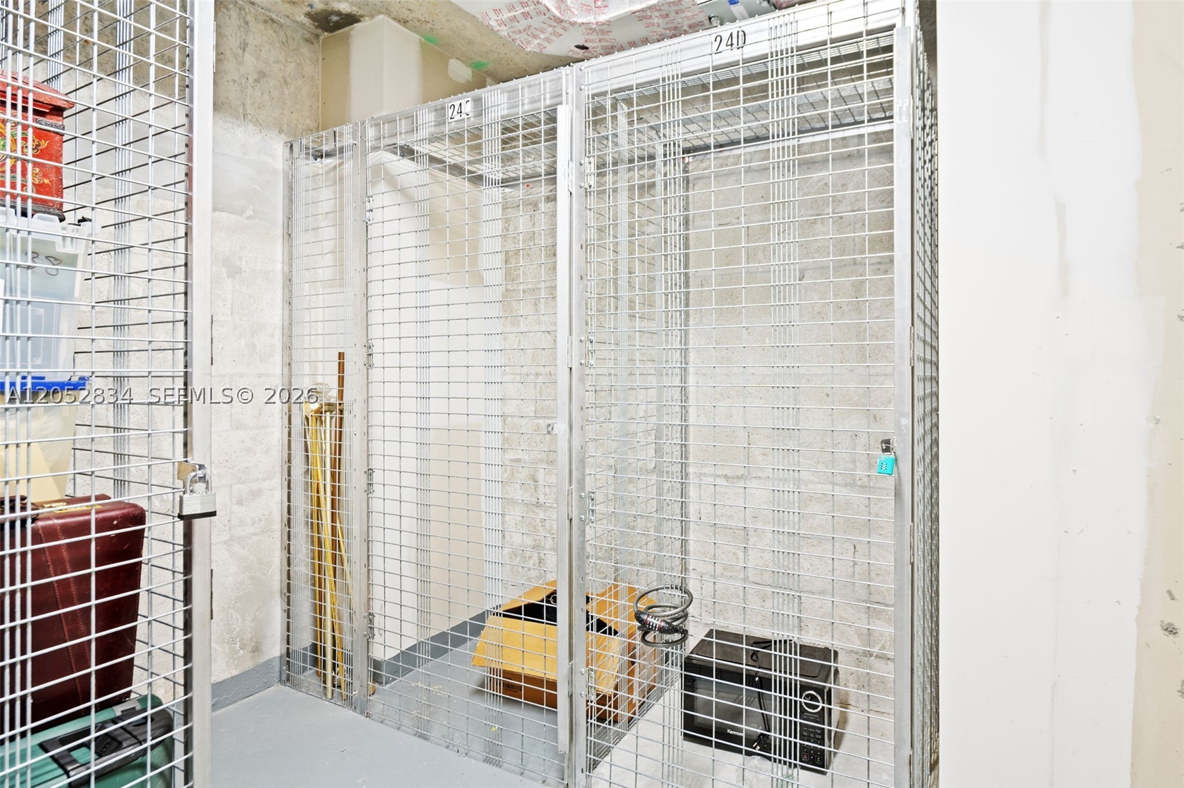 CANVAS CONDO - Residential Lease