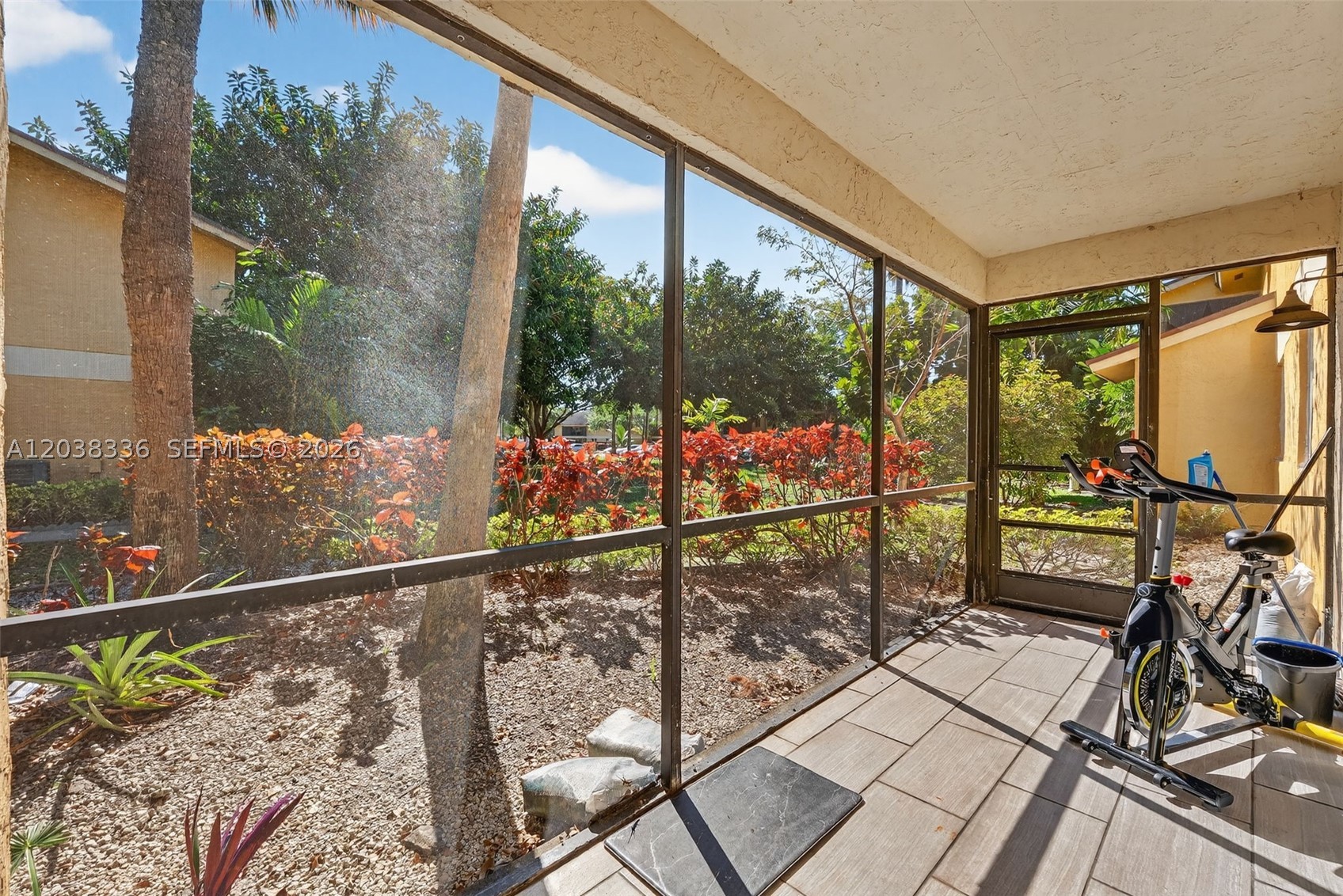 OAKLAND FOREST CLUB CONDO - Residential