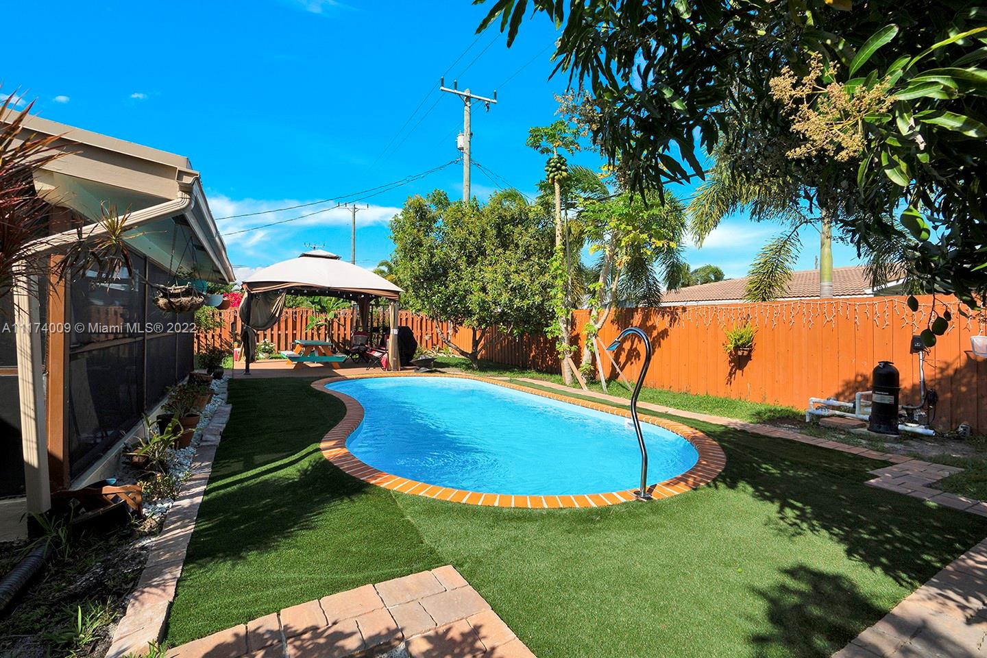 CORAL HIGHLANDS - Residential