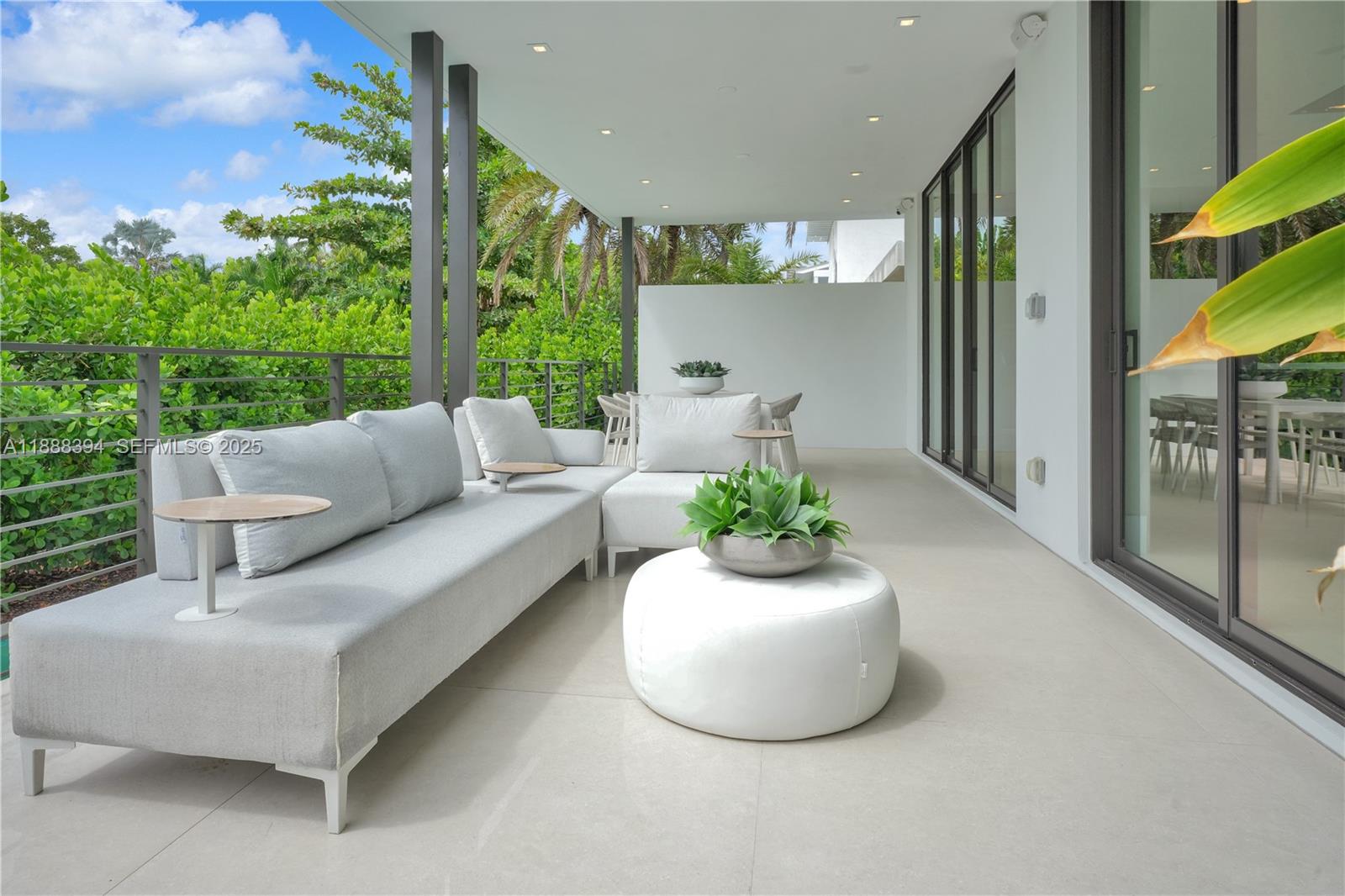 TROPICAL ISLE HOMES SUB 4 - Residential