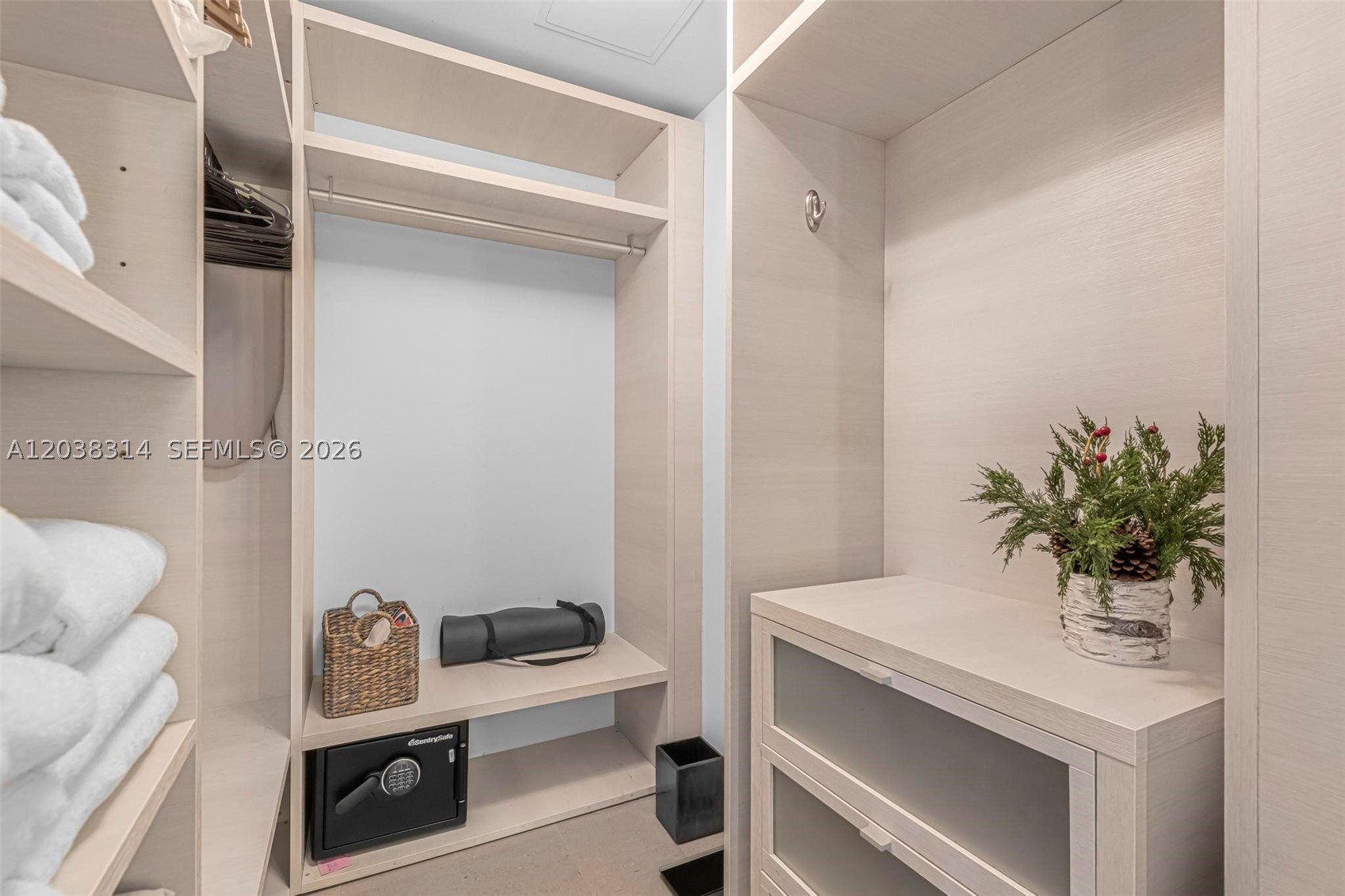 RISE CONDO - Residential Lease