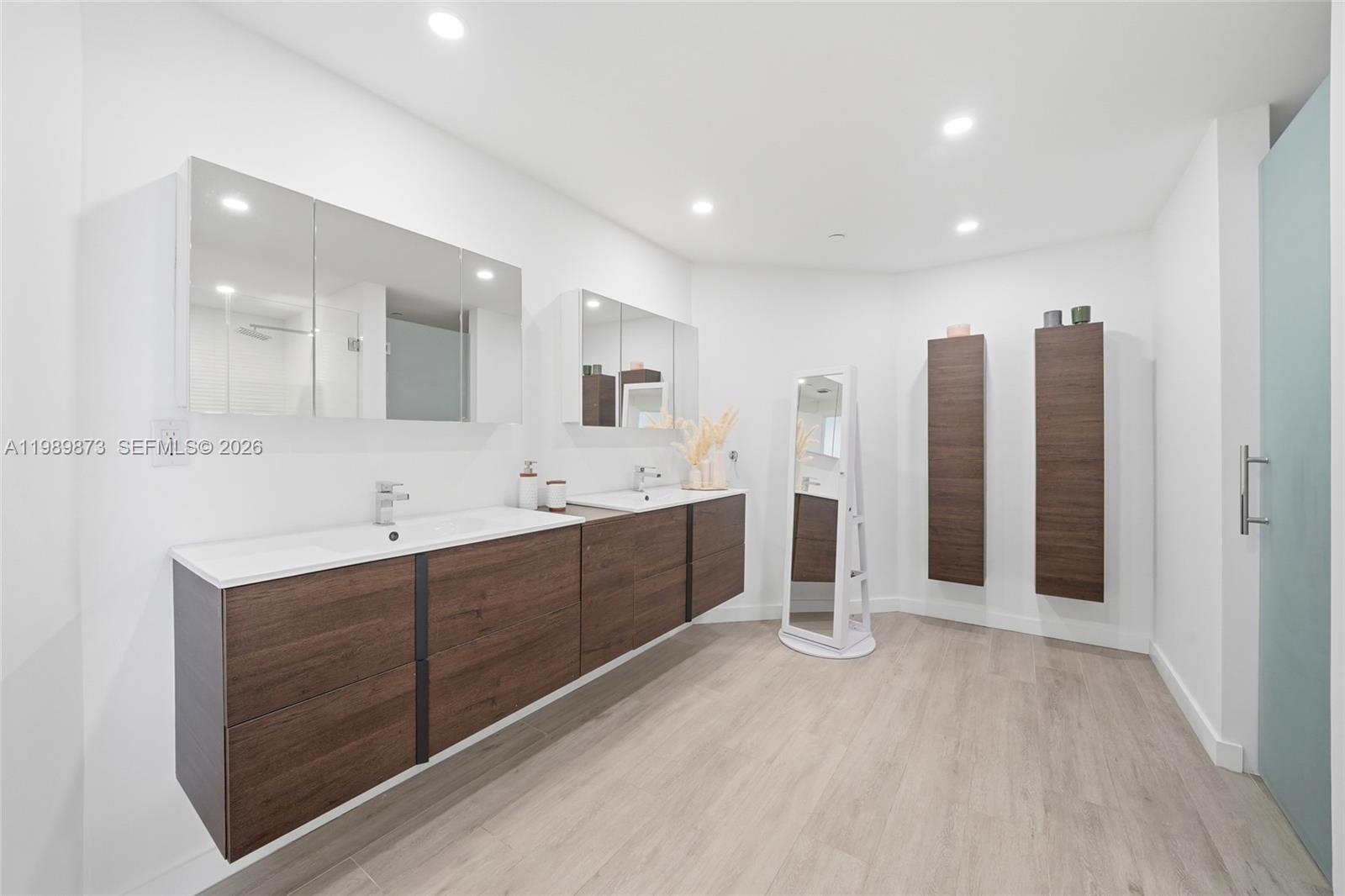 ONE ISLAND PLACE CONDO 1 - Residential