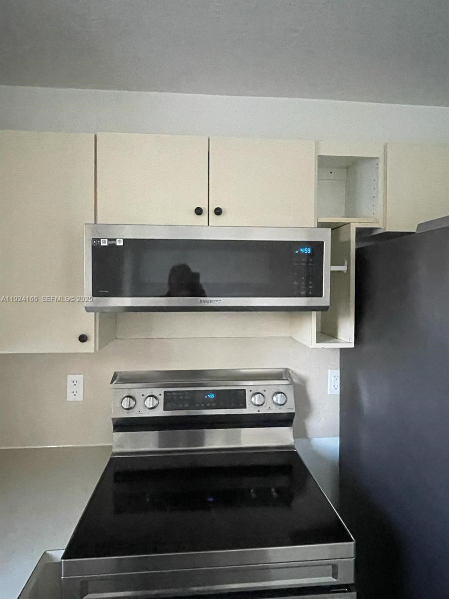 VENETIA GARDENS CONDO - Residential Lease