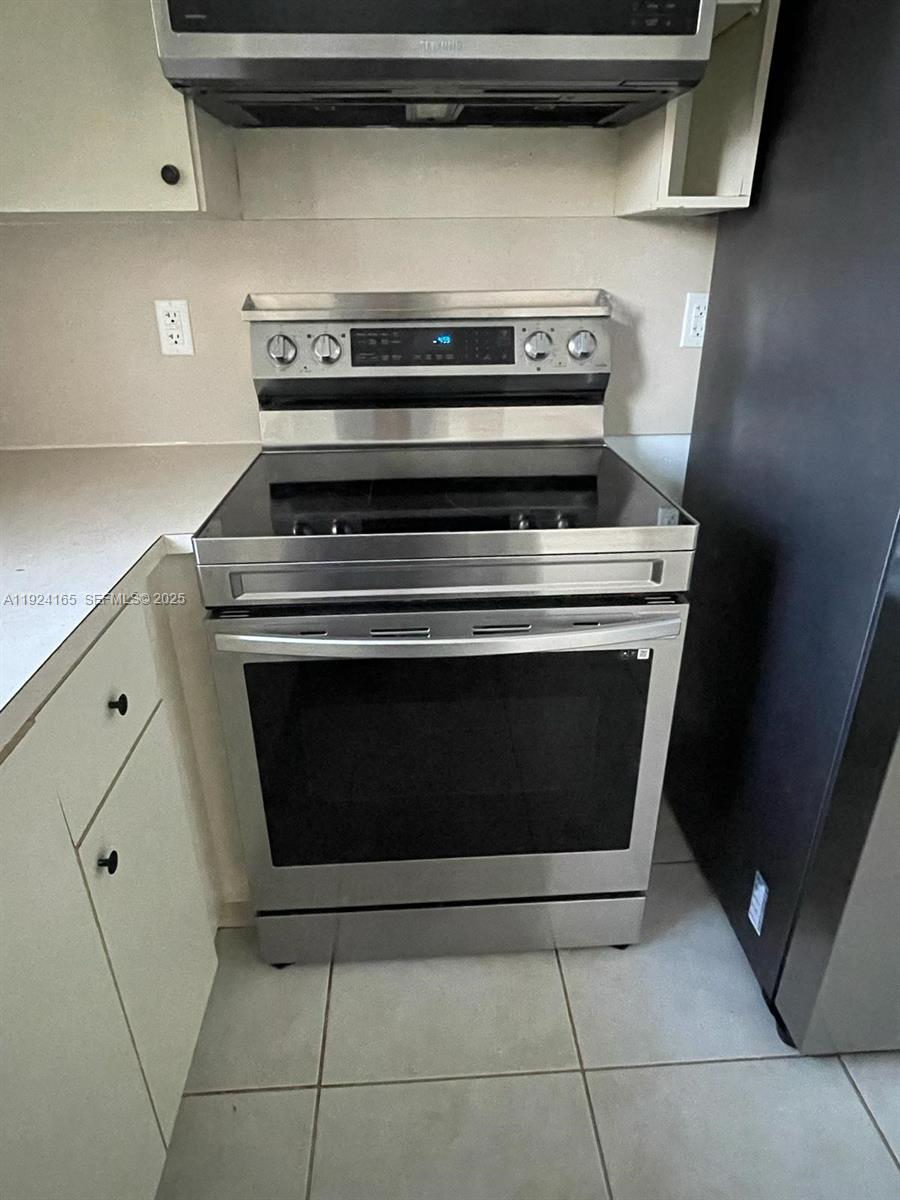 VENETIA GARDENS CONDO - Residential Lease
