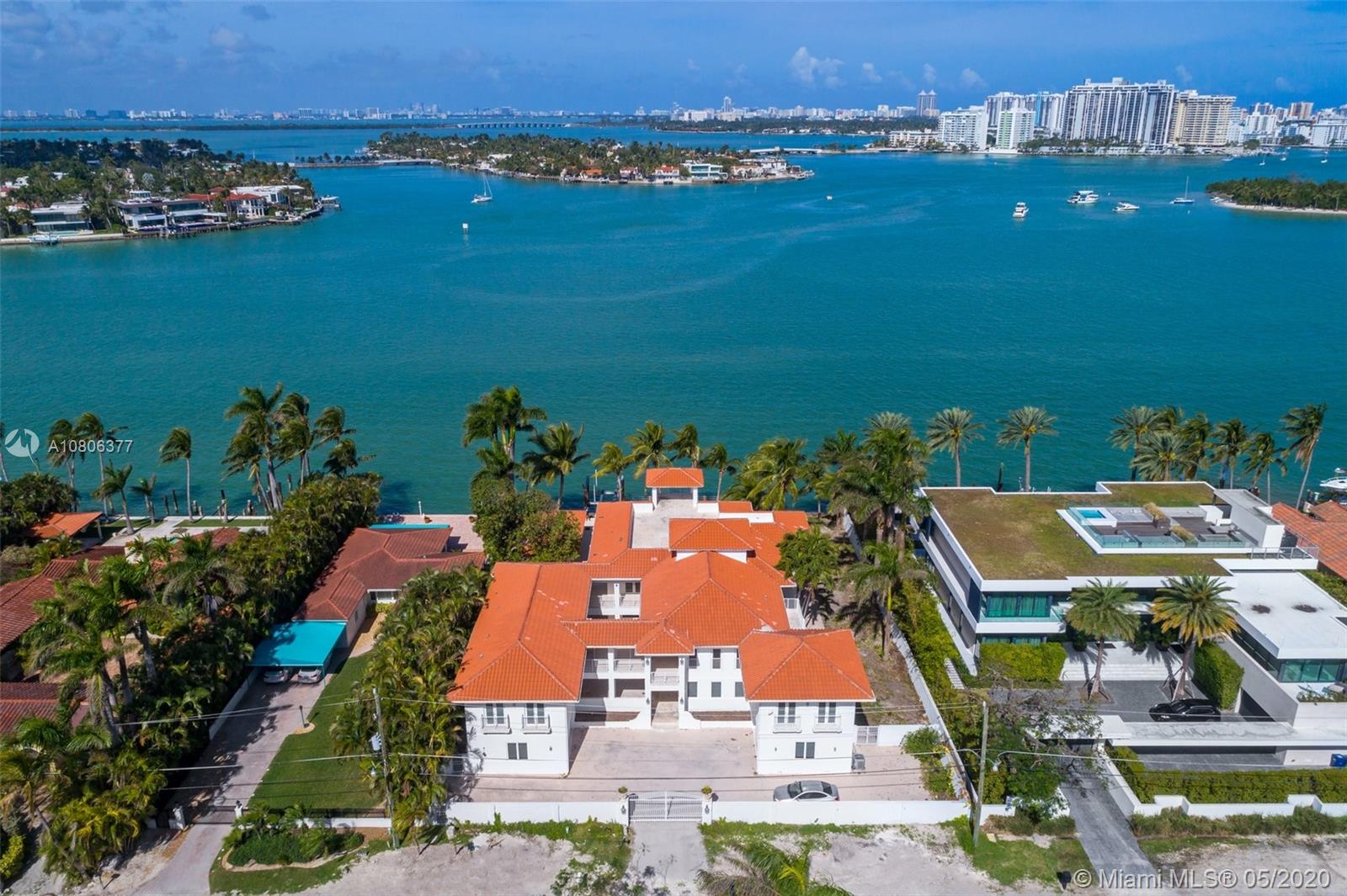 HIBISCUS ISLAND - Land