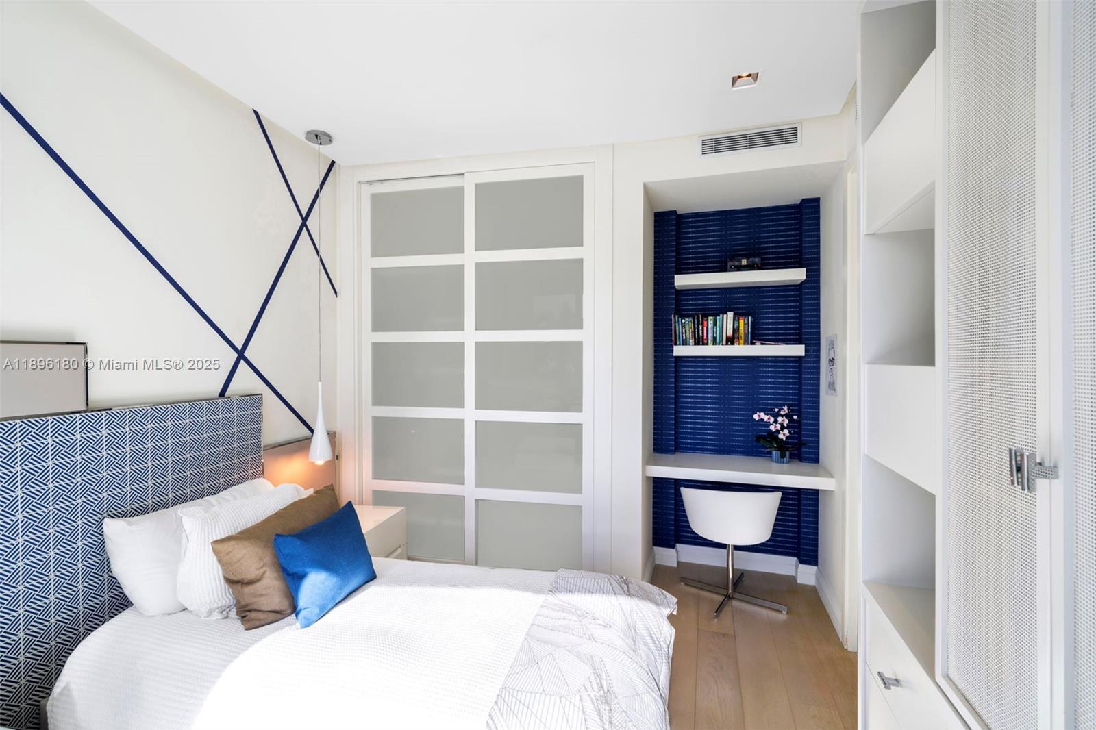 CONTINUUM ON SOUTH BEACH - Residential
