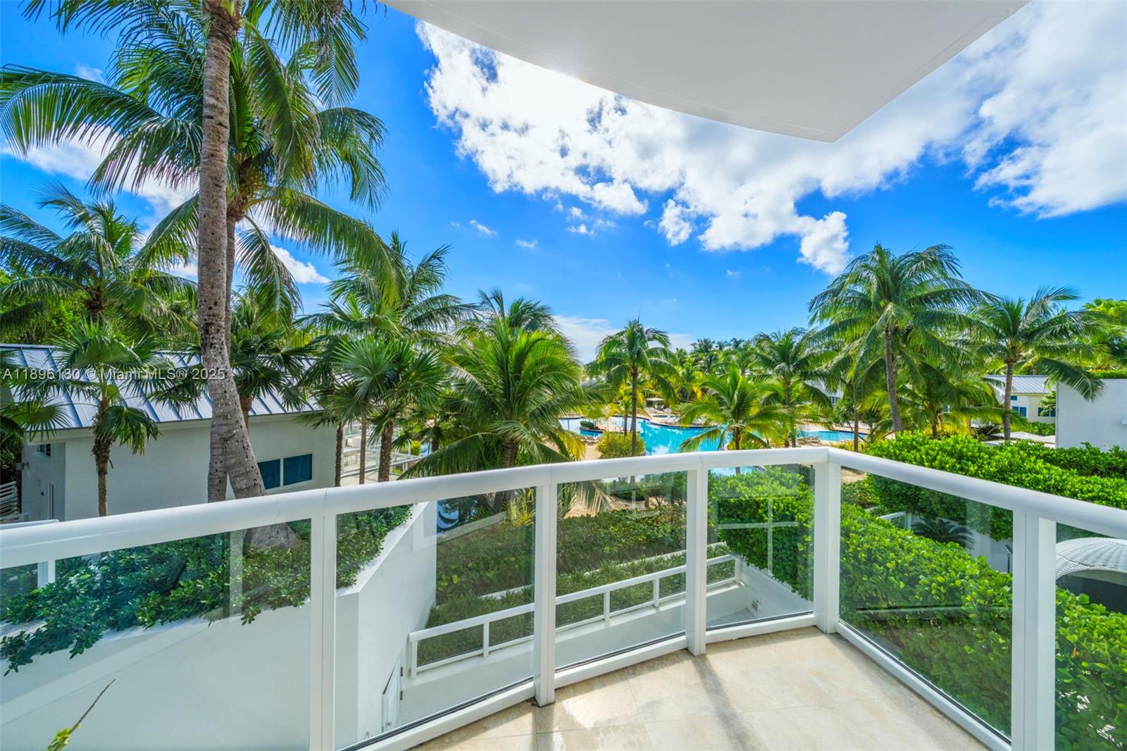 CONTINUUM ON SOUTH BEACH - Residential