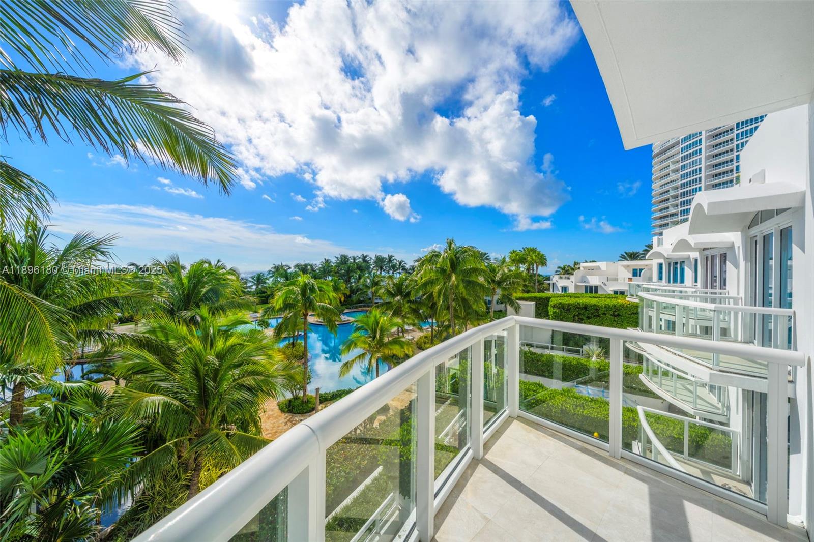 CONTINUUM ON SOUTH BEACH - Residential
