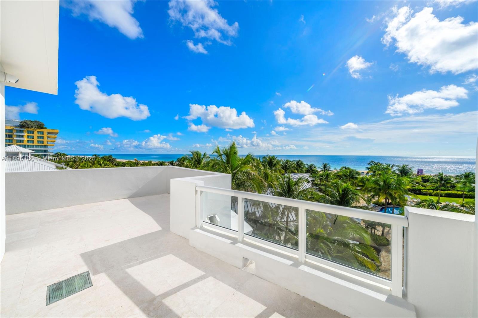 CONTINUUM ON SOUTH BEACH - Residential