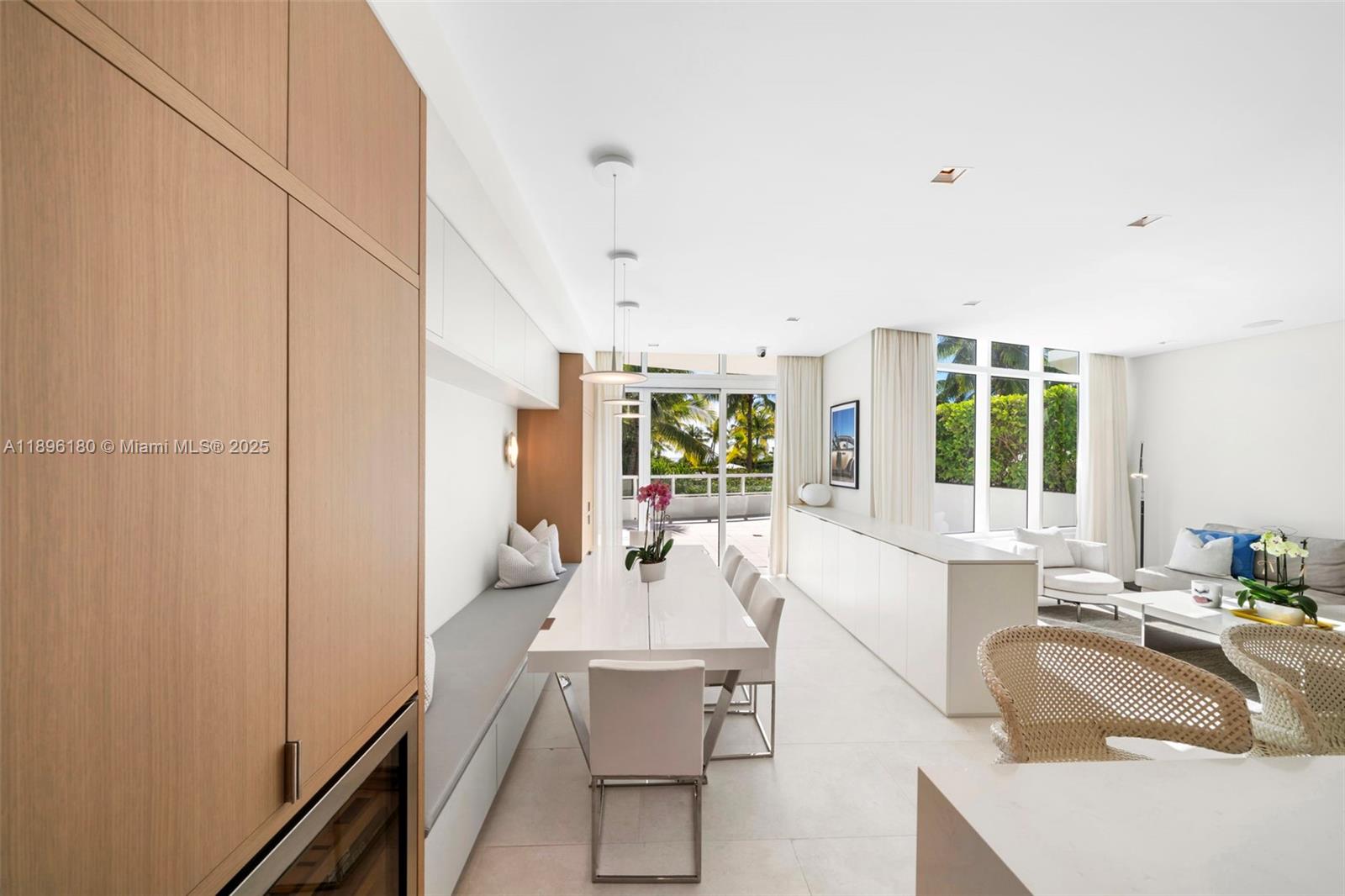 CONTINUUM ON SOUTH BEACH - Residential
