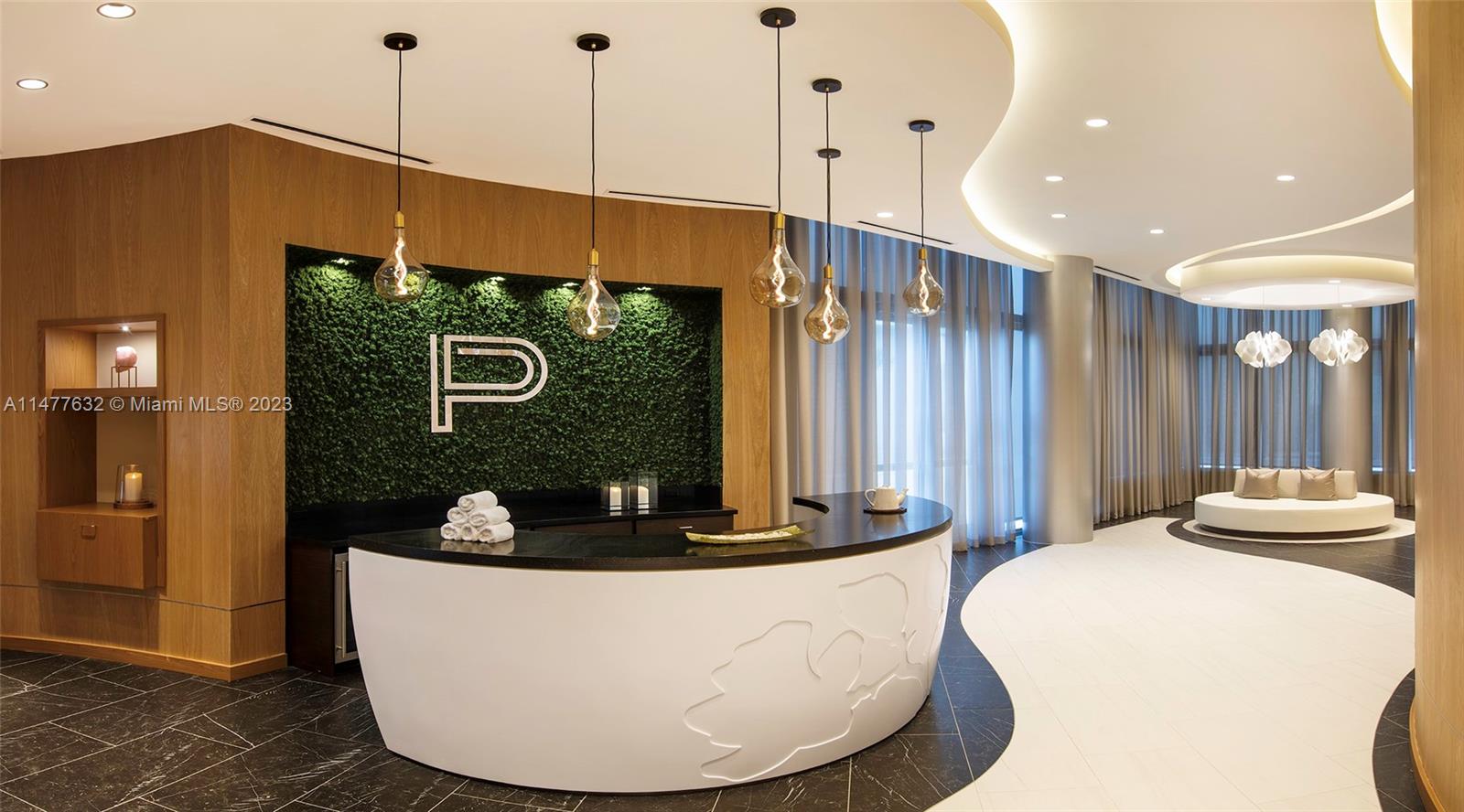 PARAMOUNT MIAMI WORLDCENT - Residential Lease