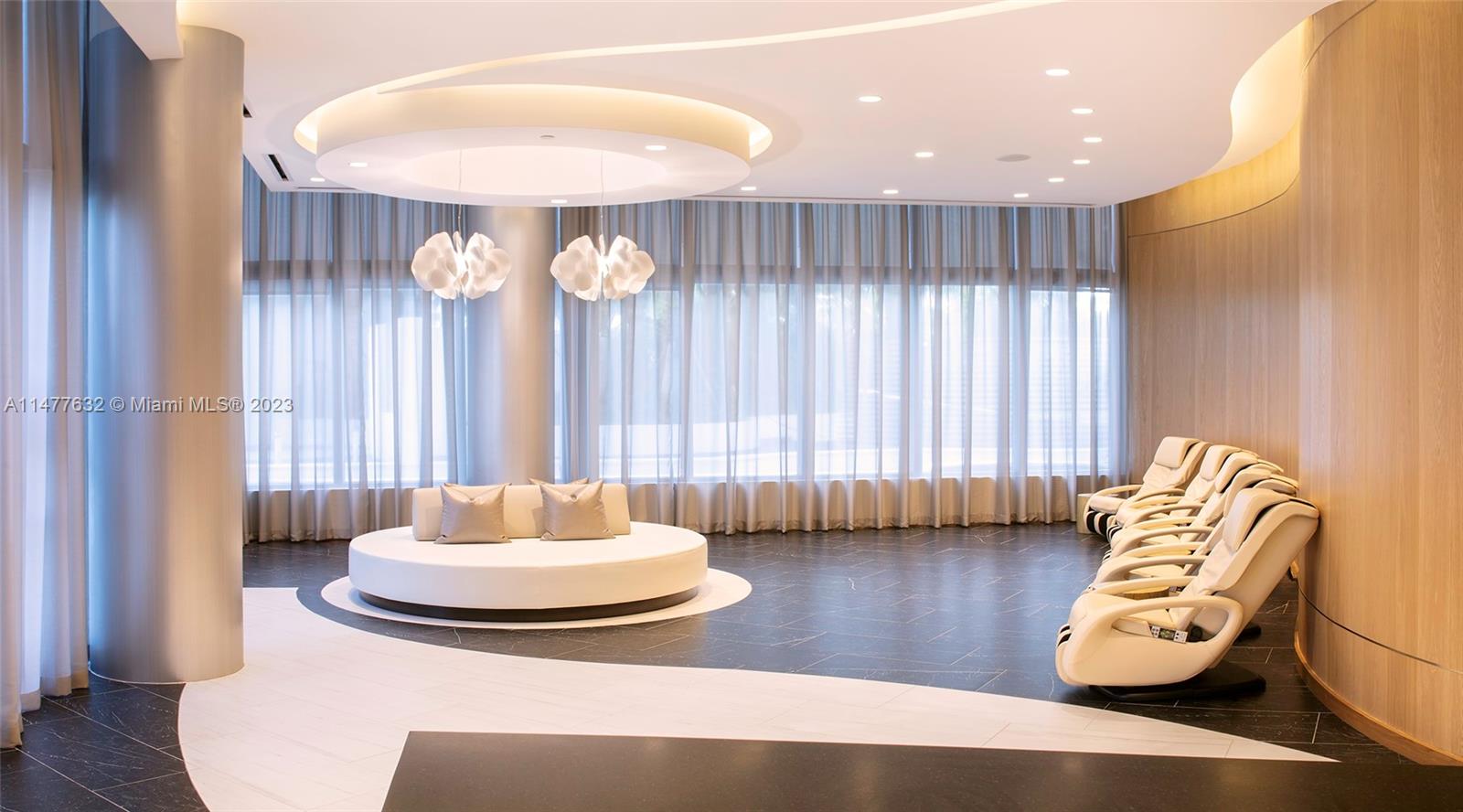 PARAMOUNT MIAMI WORLDCENT - Residential Lease
