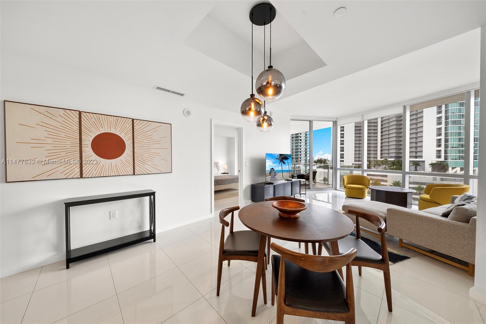 PARAMOUNT MIAMI WORLDCENT - Residential Lease