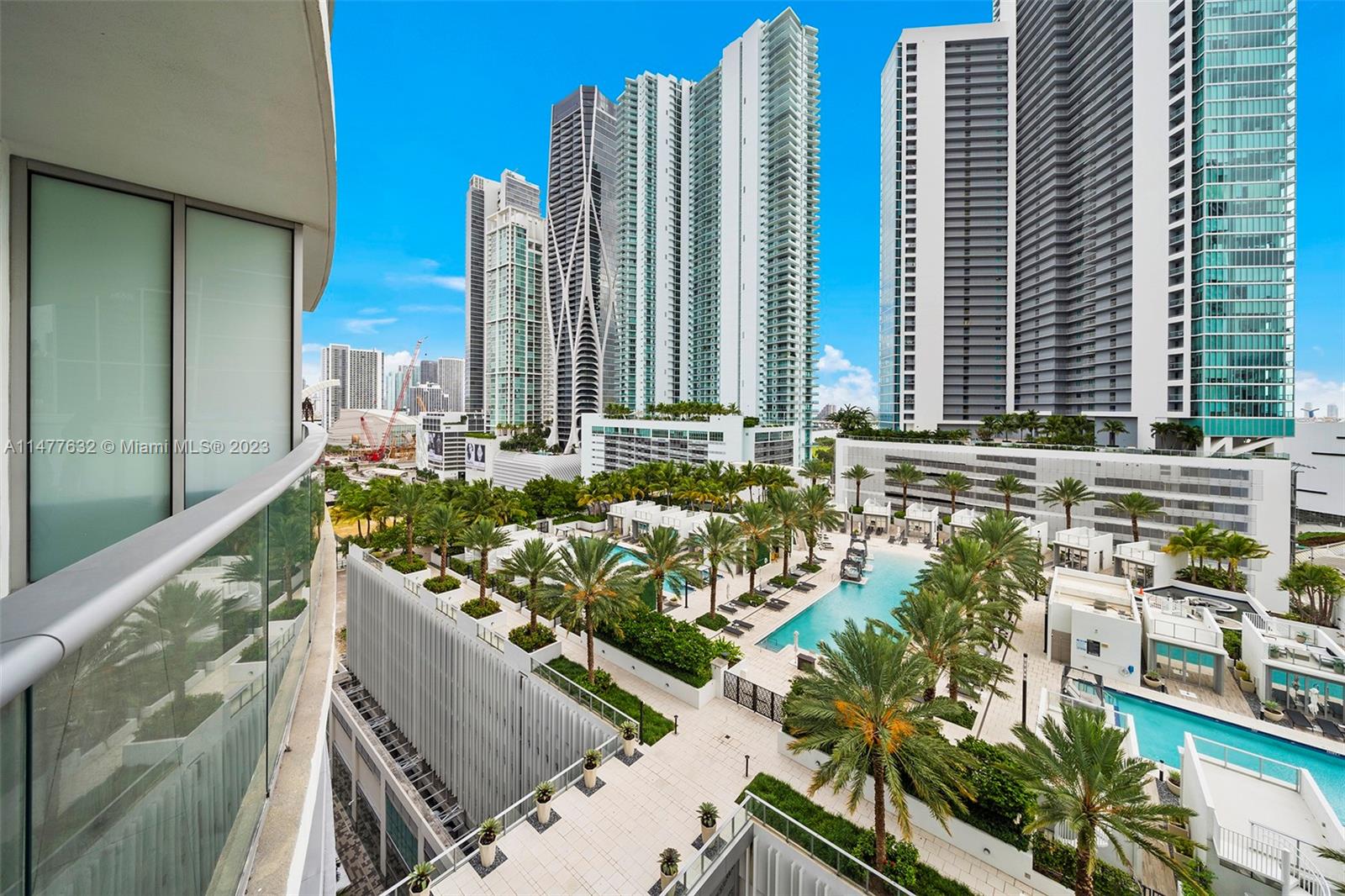 PARAMOUNT MIAMI WORLDCENT - Residential Lease