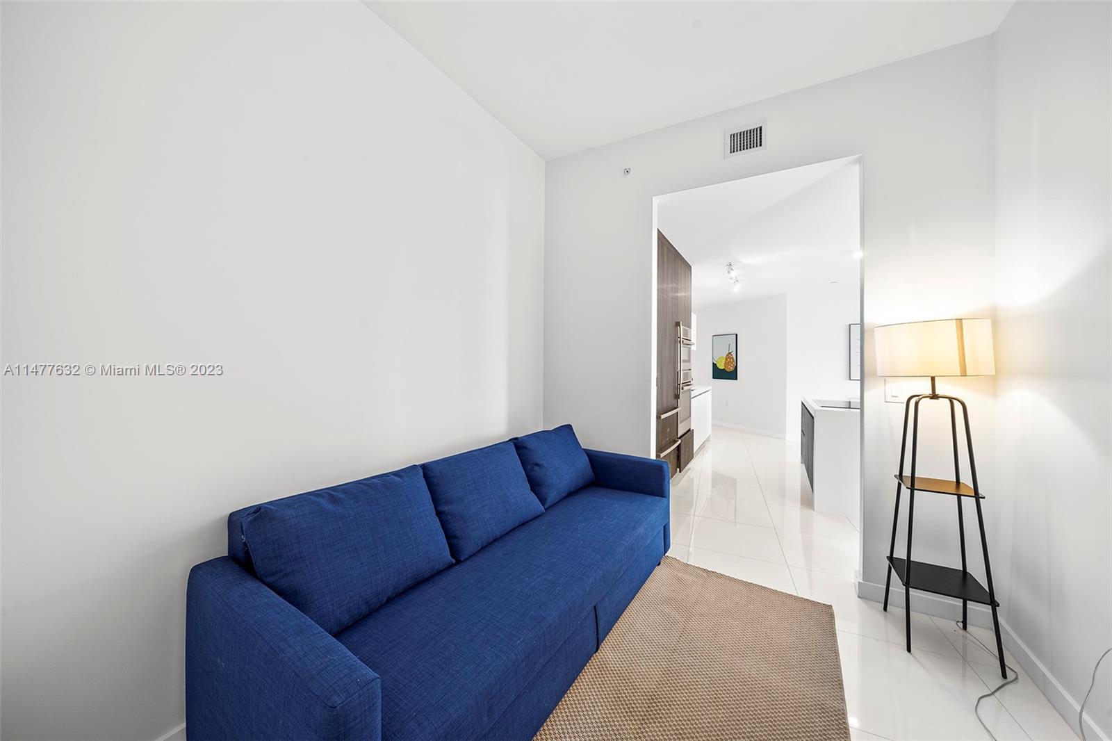 PARAMOUNT MIAMI WORLDCENT - Residential Lease