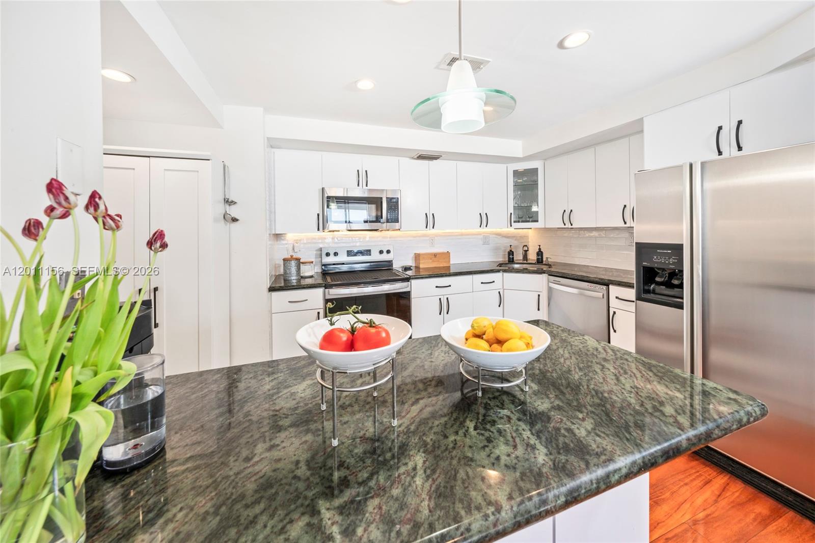 BAYVIEW TOWERS CONDO SOUT - Residential