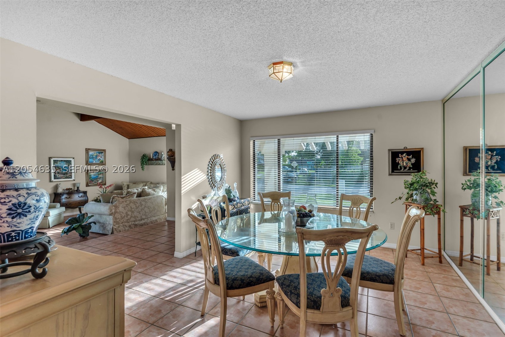LINDGREN EAST - Residential
