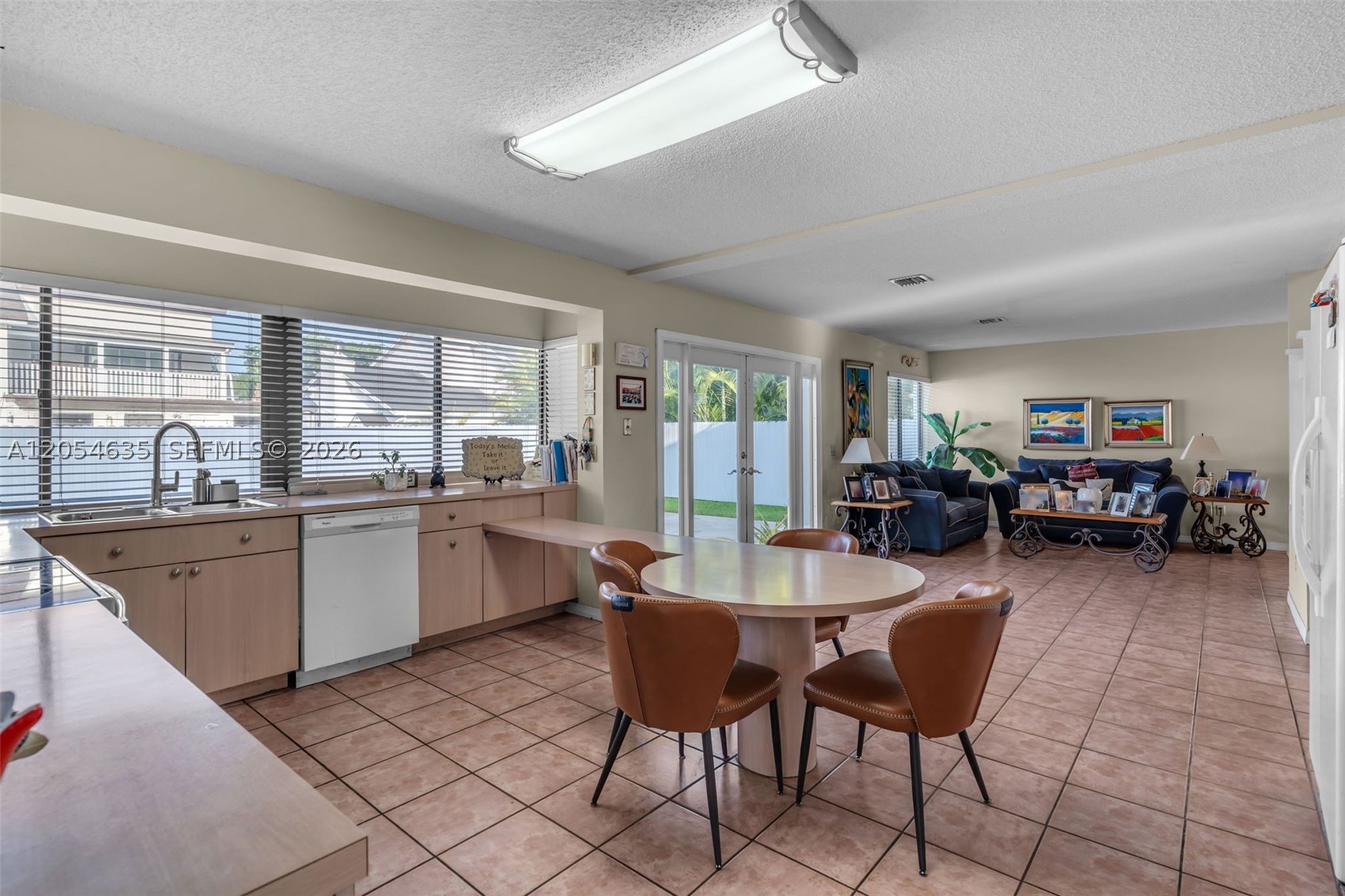 LINDGREN EAST - Residential