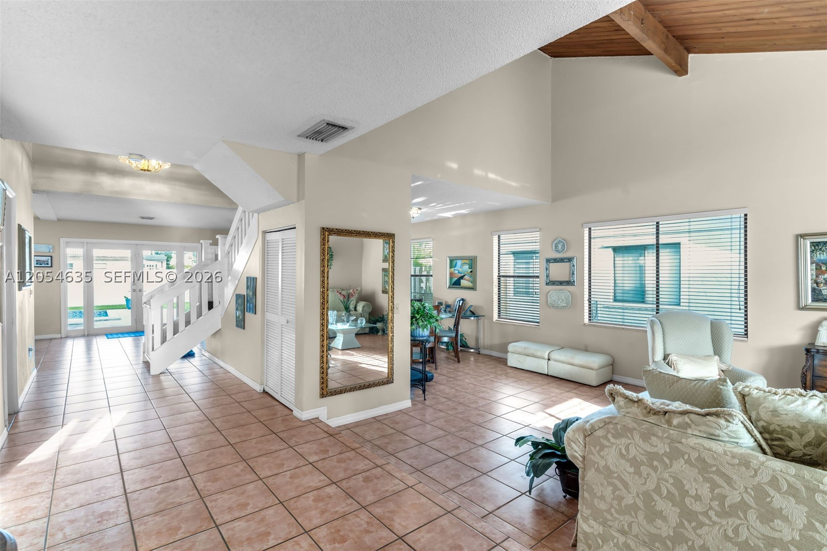 LINDGREN EAST - Residential