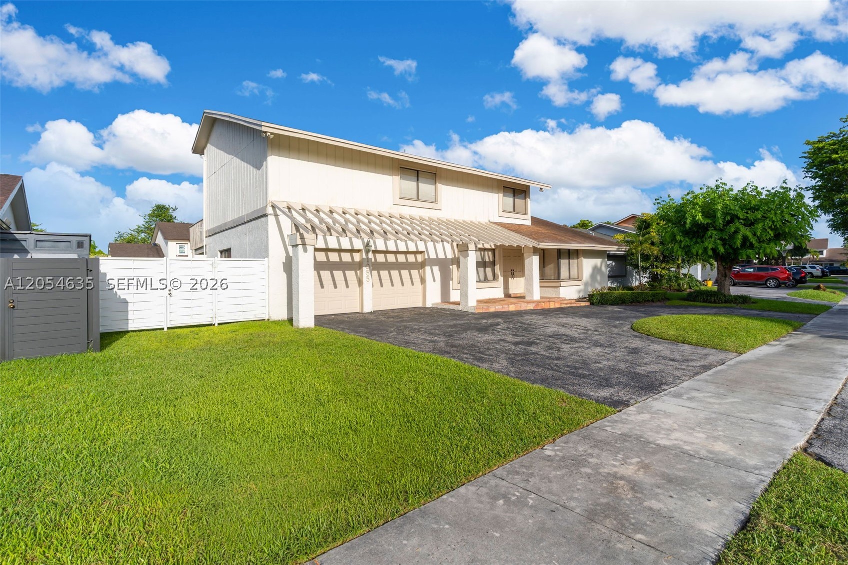 LINDGREN EAST - Residential
