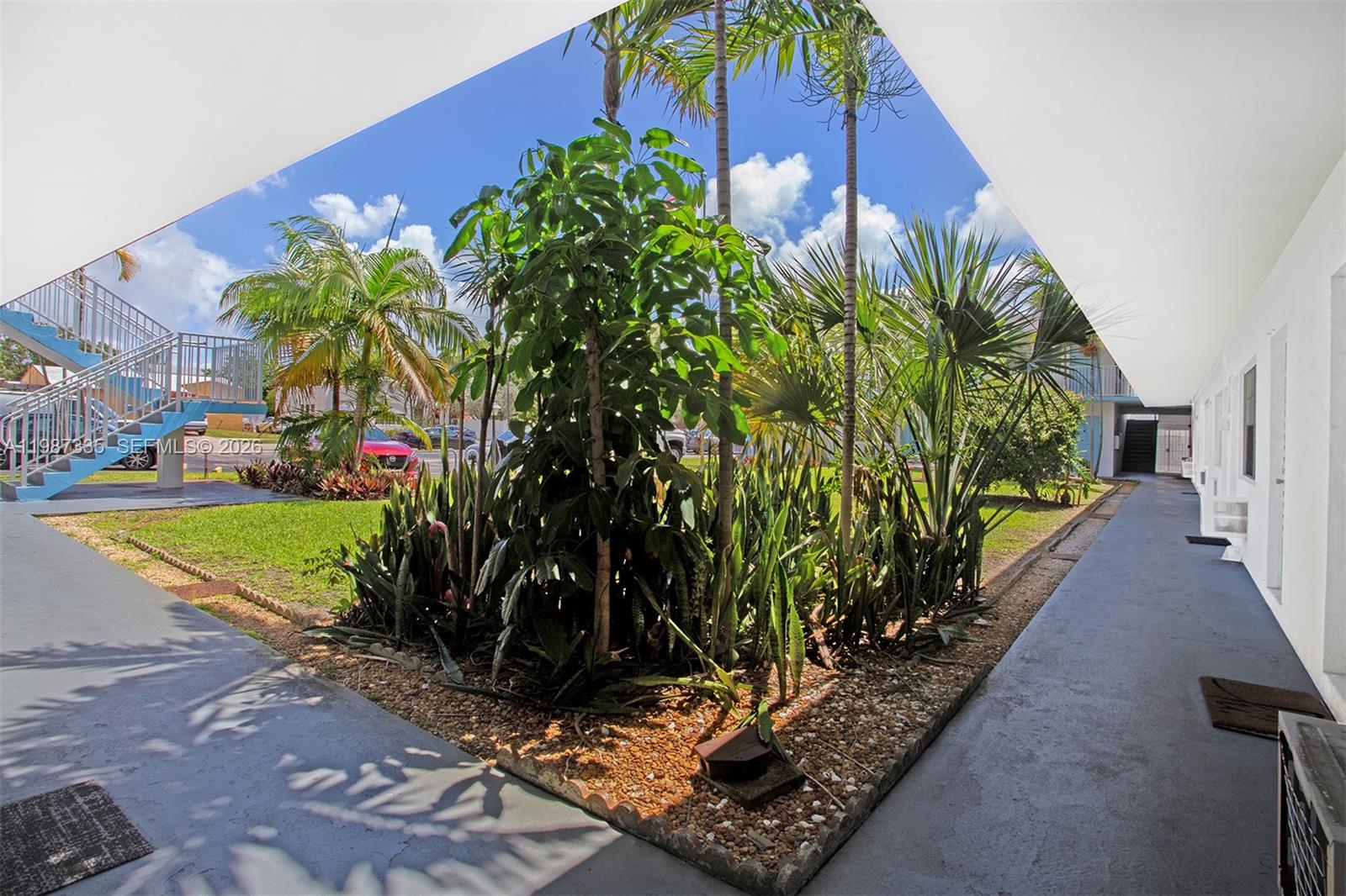 Pell Manor Condominium II - Residential