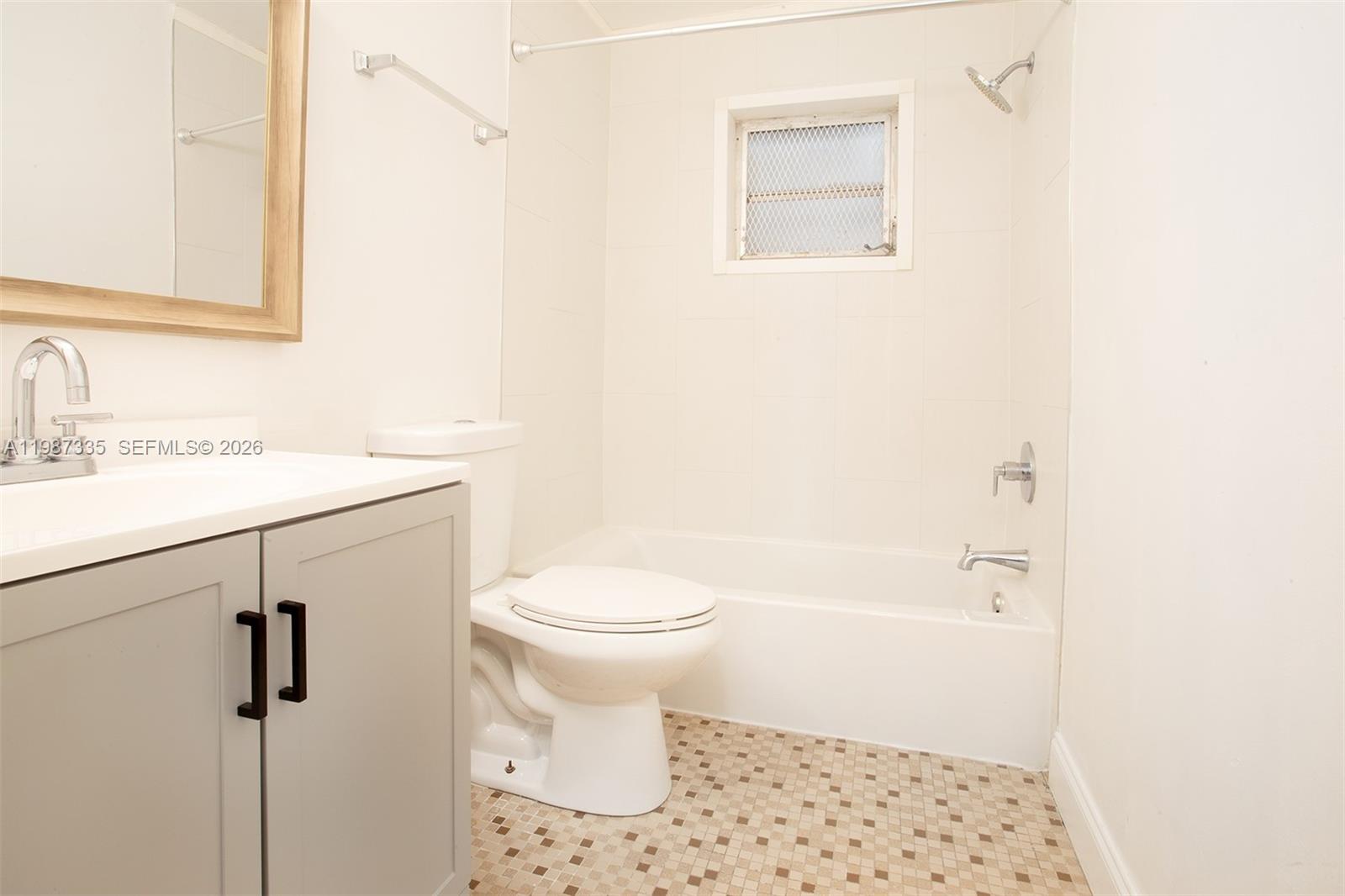 Pell Manor Condominium II - Residential