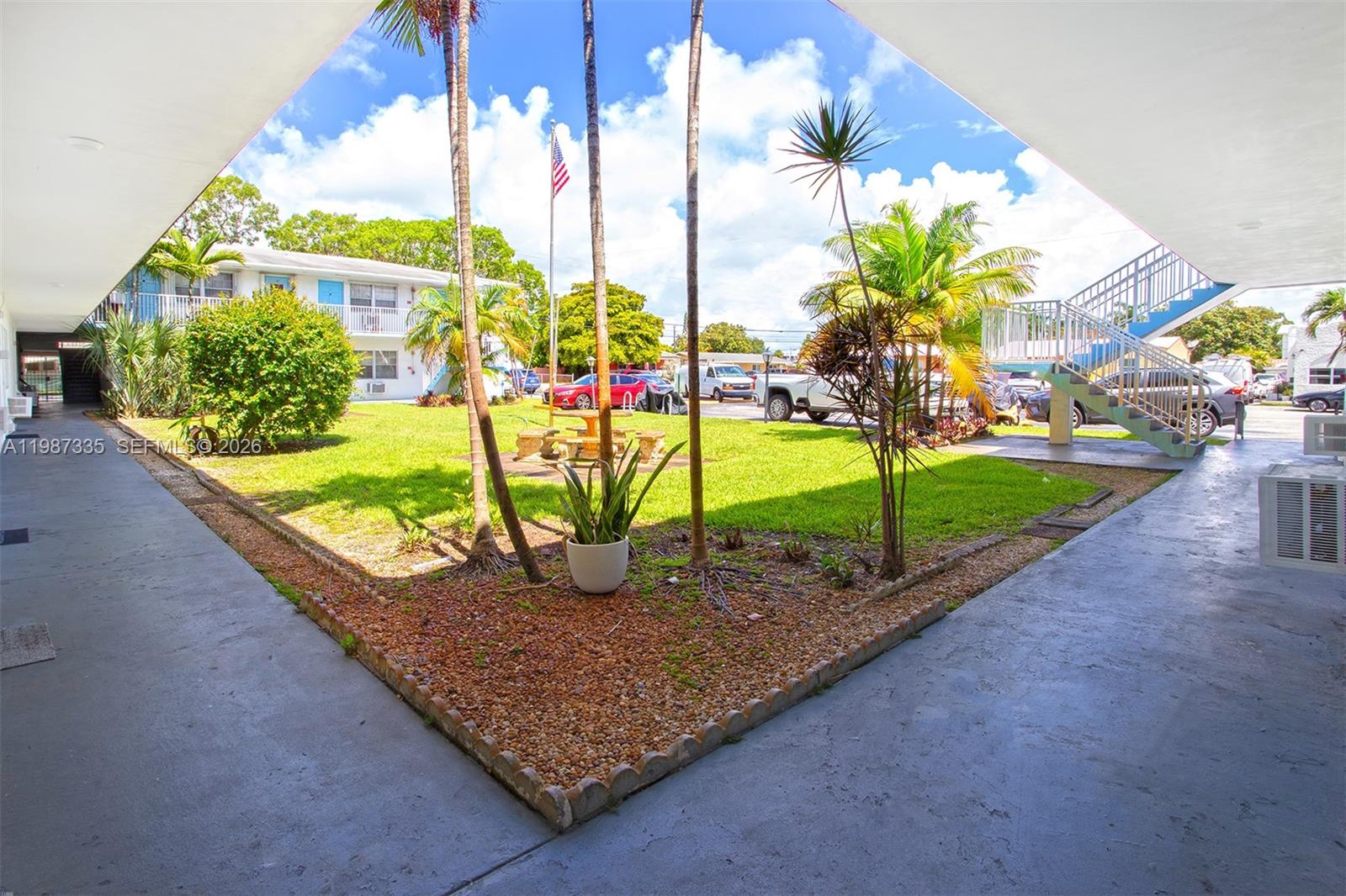 Pell Manor Condominium II - Residential