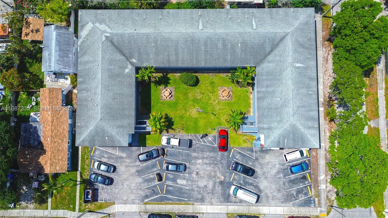 Pell Manor Condominium II - Residential