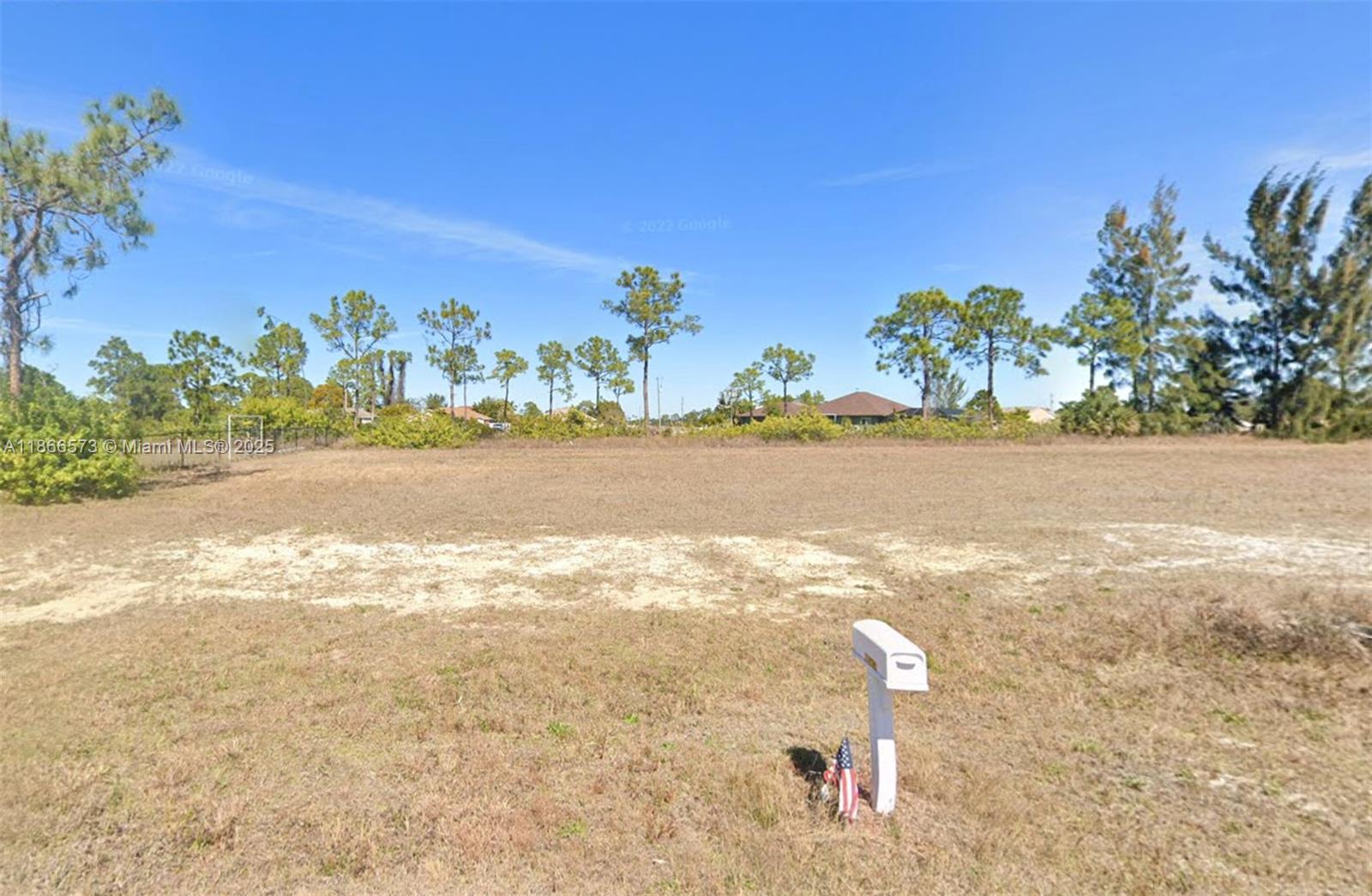 CAPE CORAL - Land