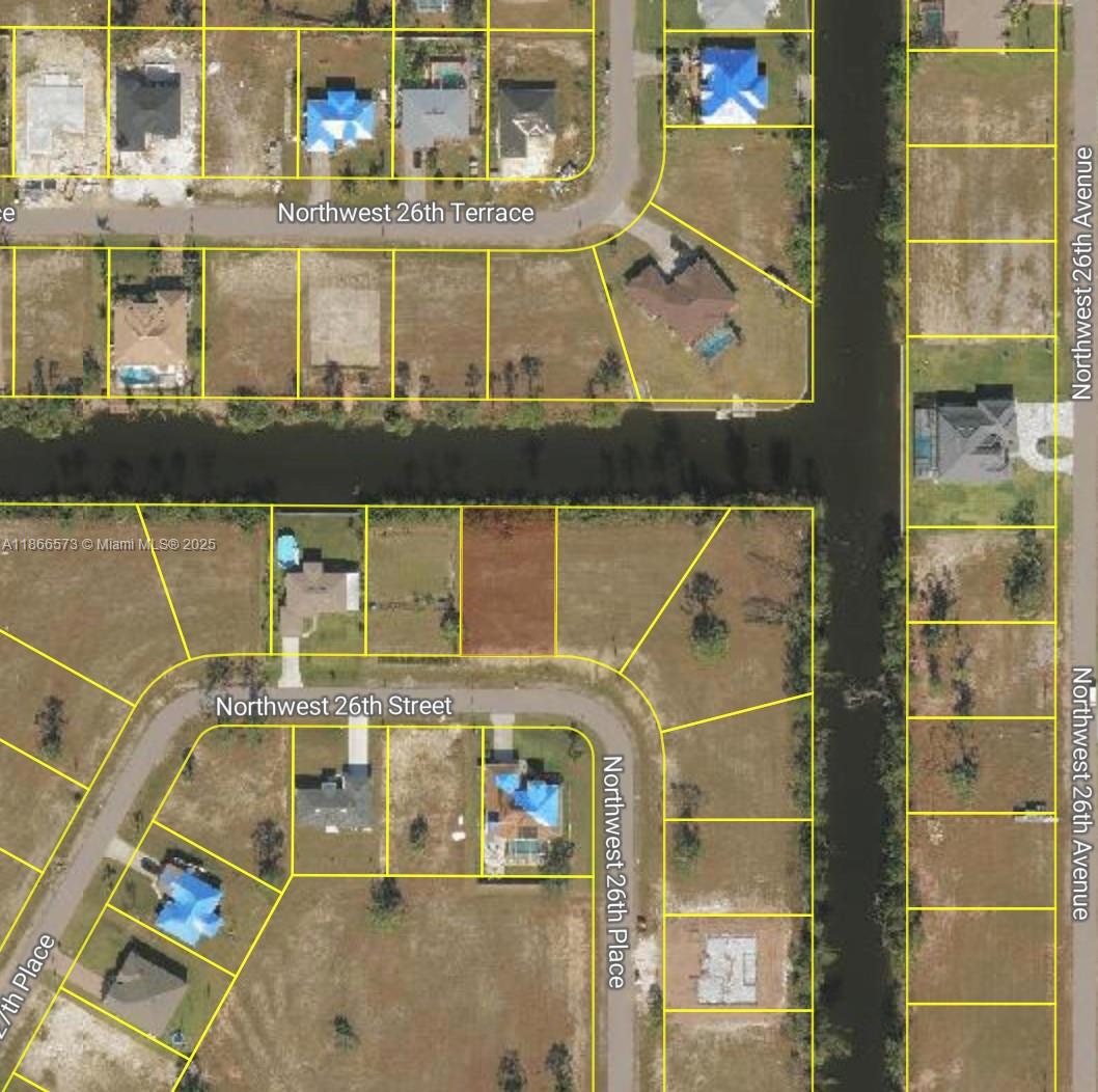 CAPE CORAL - Land