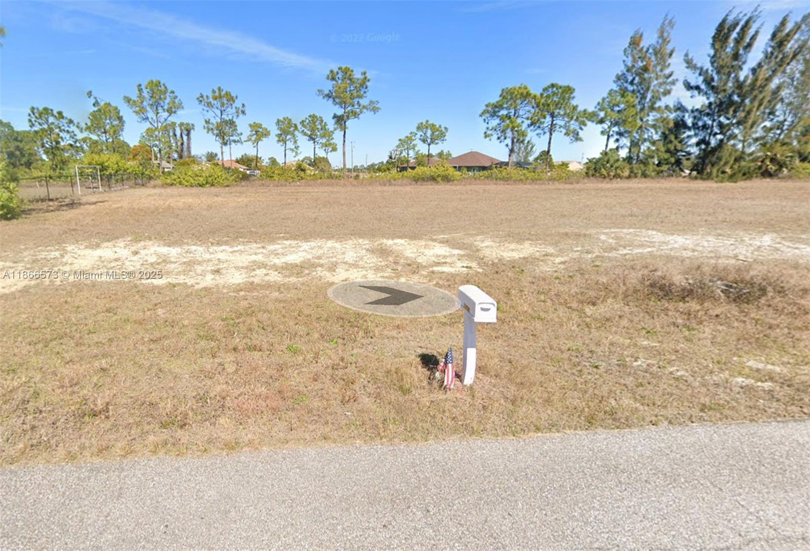 CAPE CORAL - Land