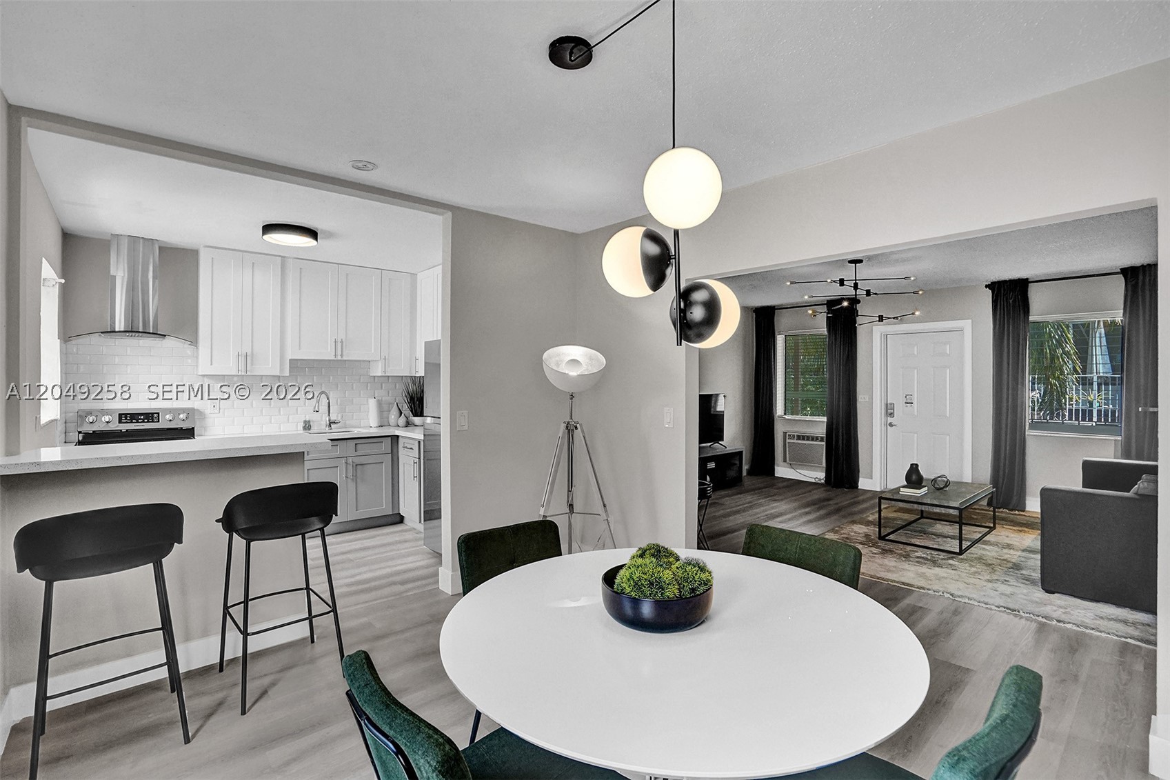 BAY LINCOLN - Residential Lease