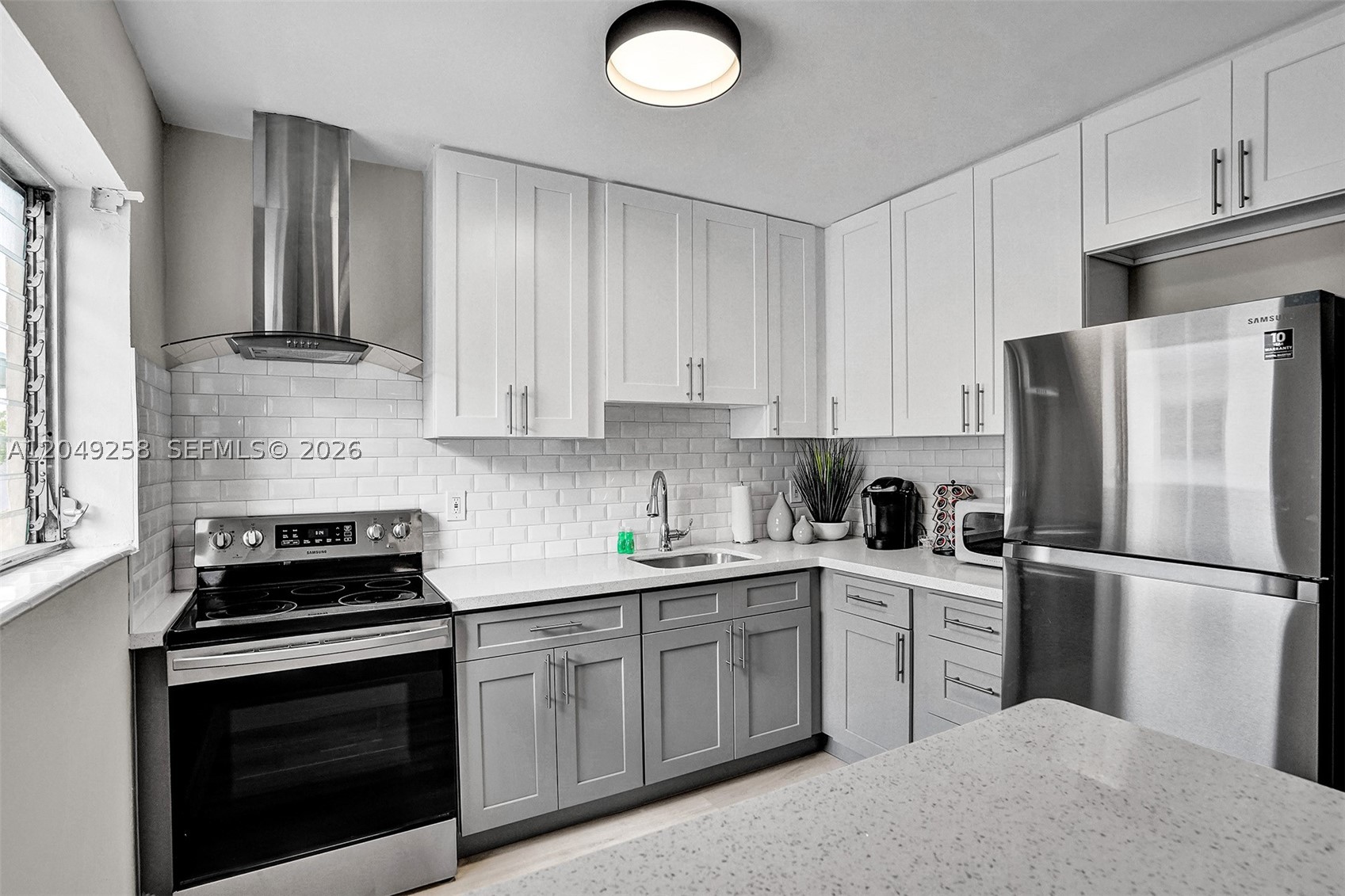 BAY LINCOLN - Residential Lease