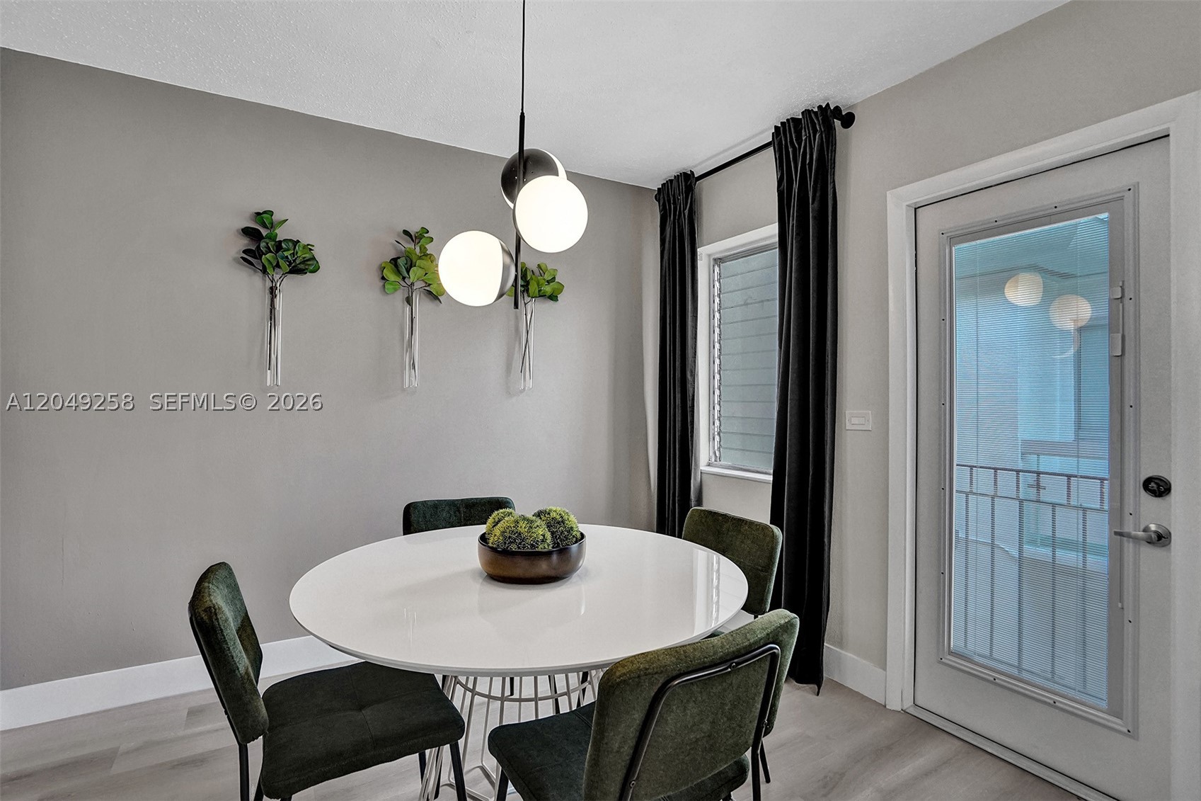 BAY LINCOLN - Residential Lease