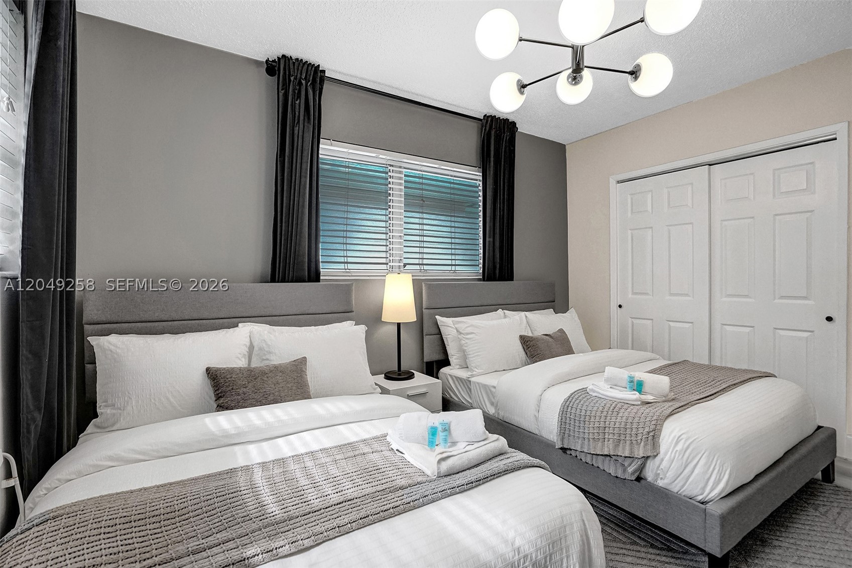 BAY LINCOLN - Residential Lease