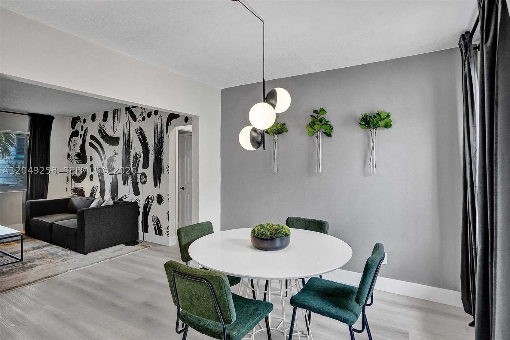 BAY LINCOLN - Residential Lease