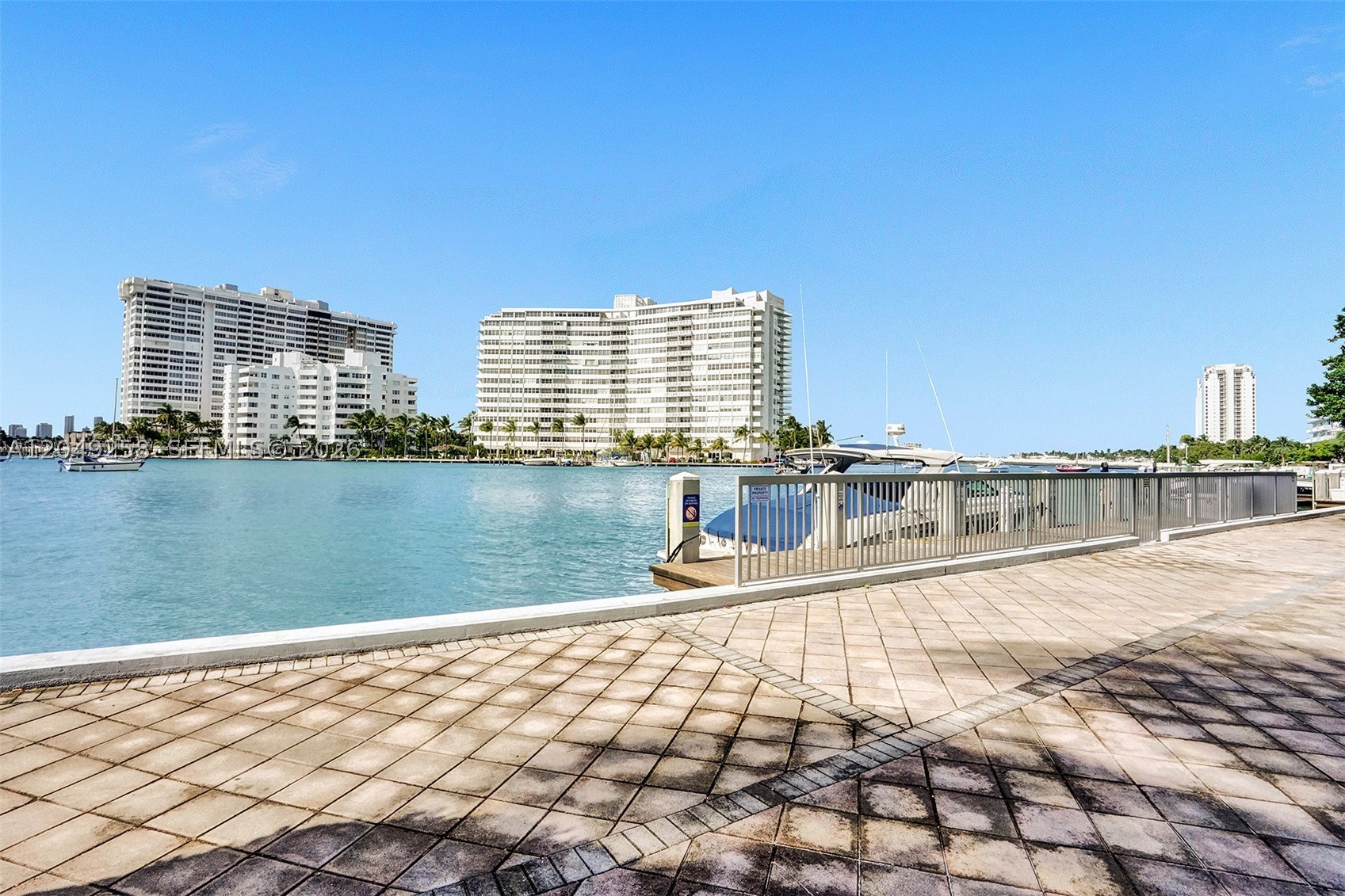 BAY LINCOLN - Residential Lease