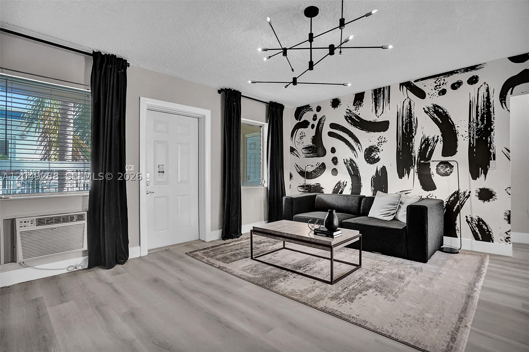 BAY LINCOLN - Residential Lease