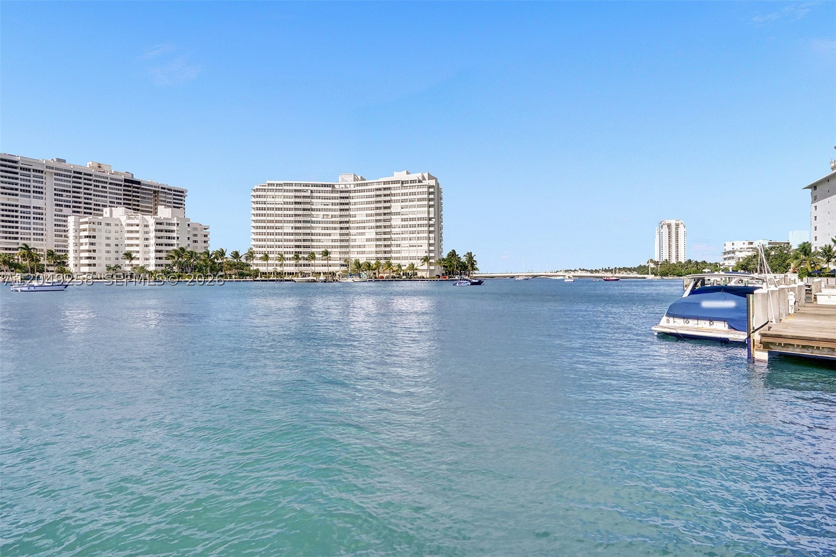 BAY LINCOLN - Residential Lease