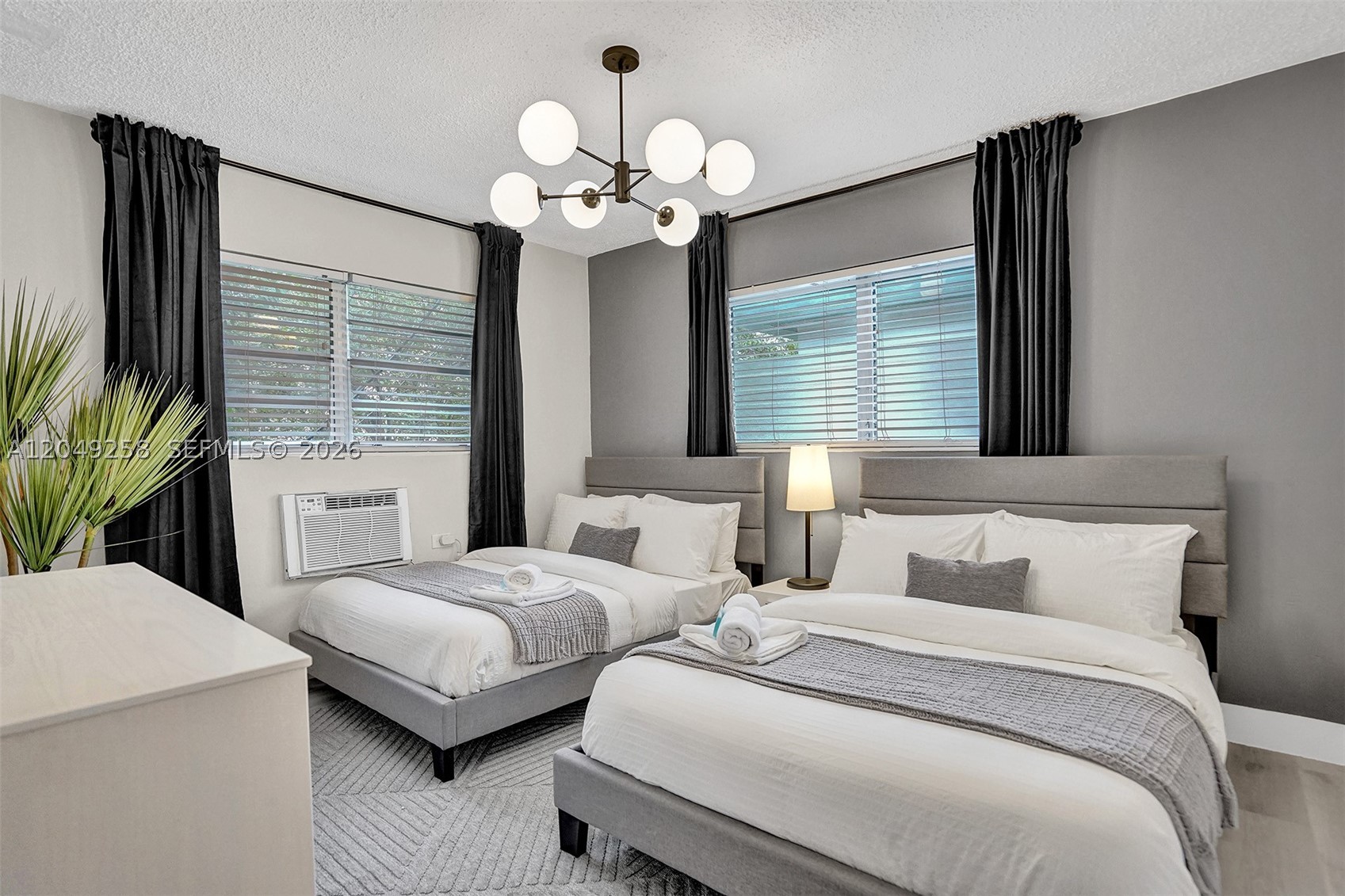 BAY LINCOLN - Residential Lease