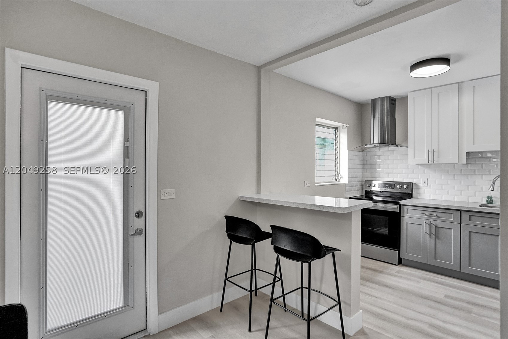 BAY LINCOLN - Residential Lease