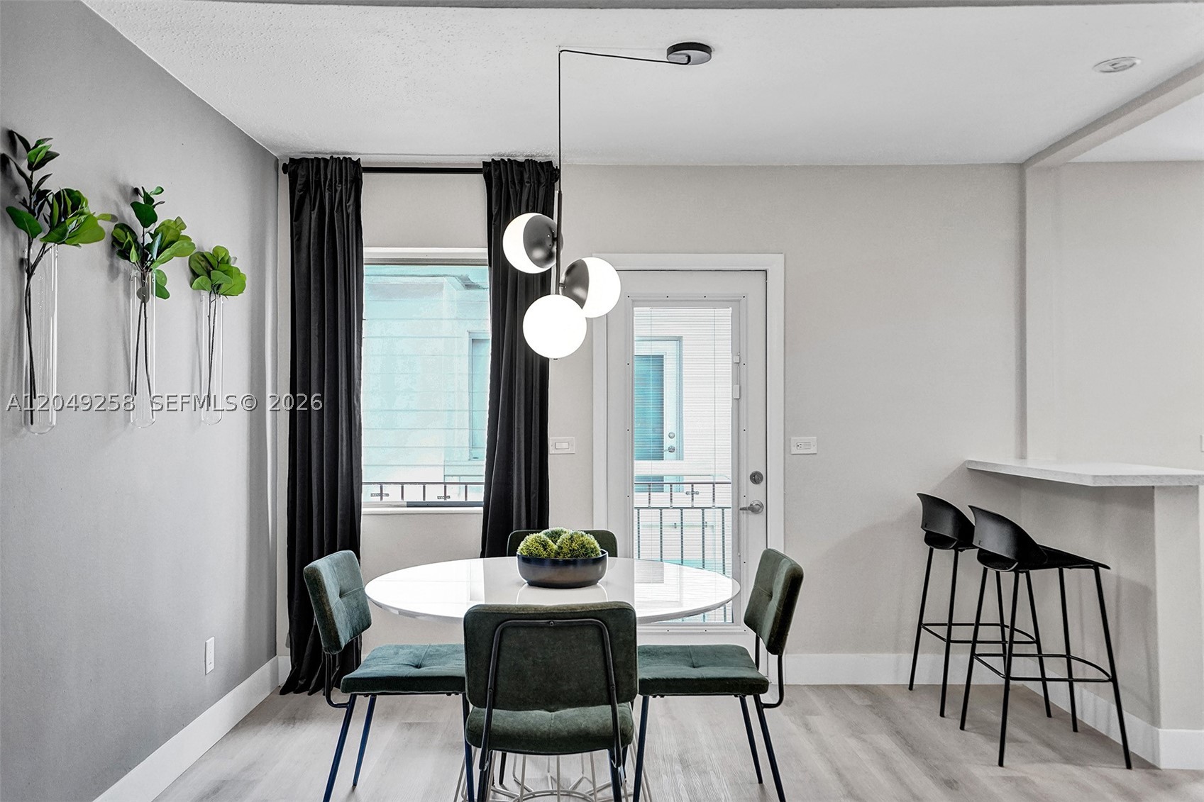 BAY LINCOLN - Residential Lease