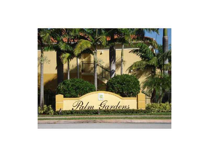 ALL TILE THROUGH UNIT, 9 FOOT CEILING HIGH MAKE VERY SPACIOUS PLACE, 18x18 CERAMIC TILE, WASHER AND DRYER INSIDE THE UNIT. PARKING PLACE INFRONT OF THE UNIT, VERY CONVENIENT LOCATION,GREAT CLUB HOUSE WITH GYM AND POOL..CLOSE TO GREAT SCHOOLS!
